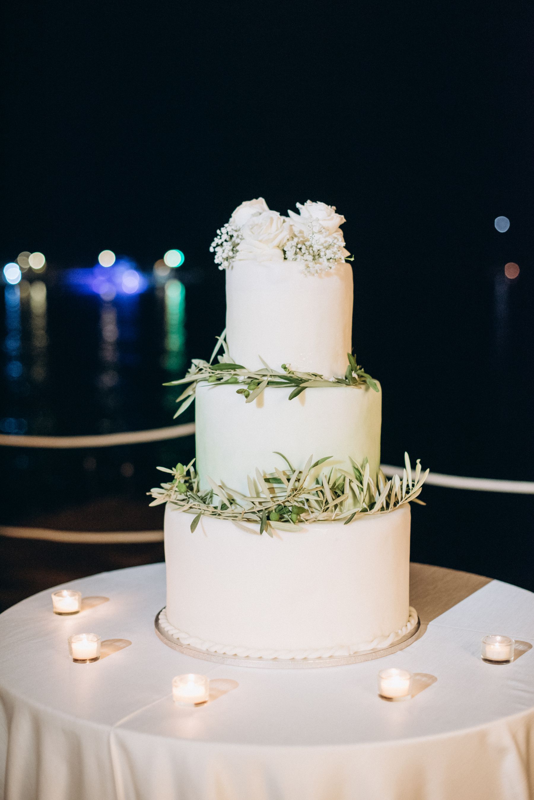 Romantic Seaside Celebration: Anna and Janny's Charming Wedding at Le Calette photo