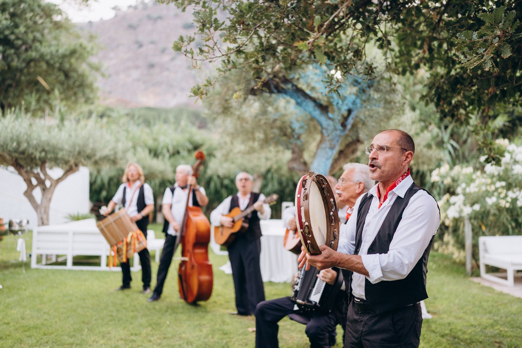 Romantic Seaside Celebration: Anna and Janny's Charming Wedding at Le Calette photo