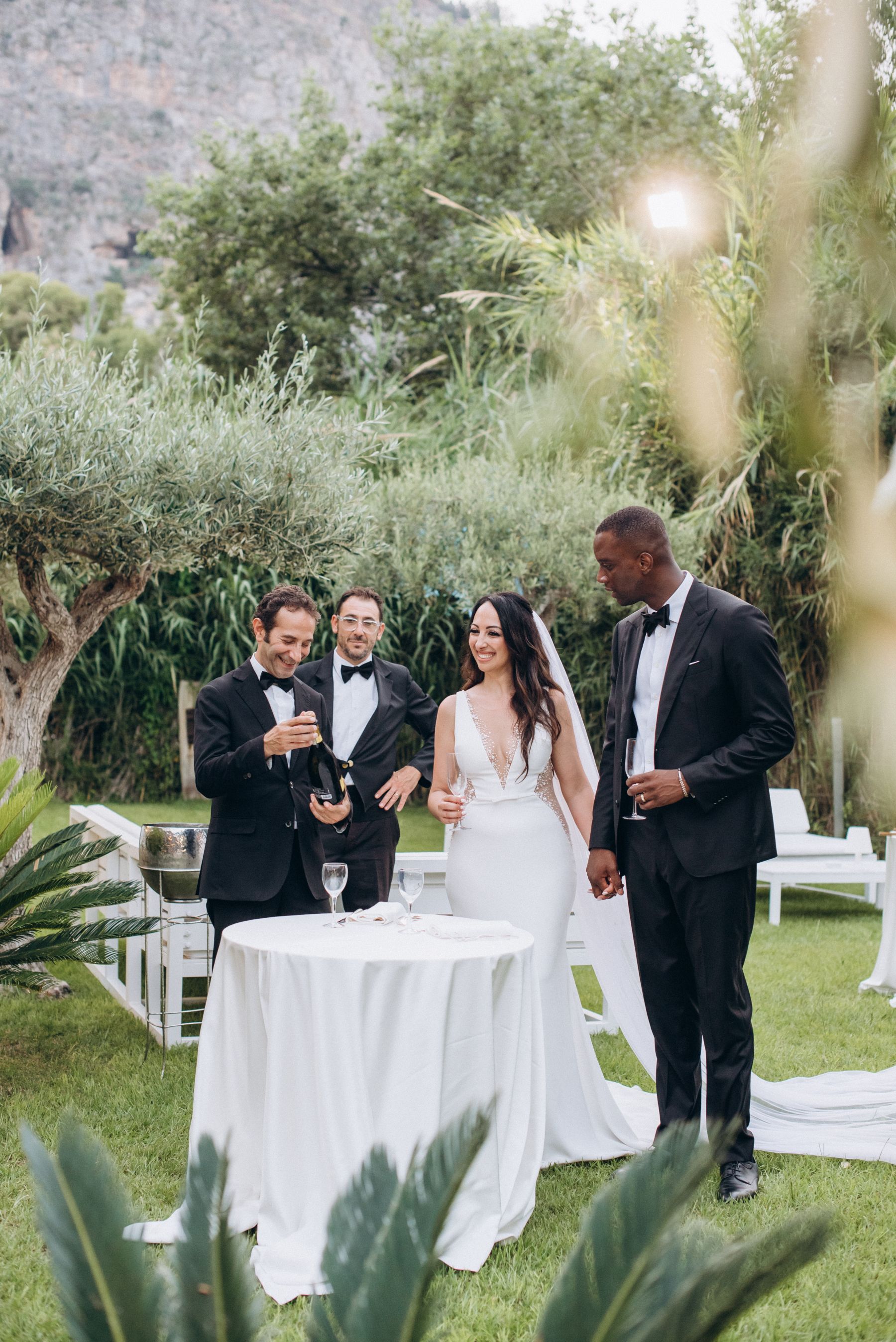 Romantic Seaside Celebration: Anna and Janny's Charming Wedding at Le Calette photo