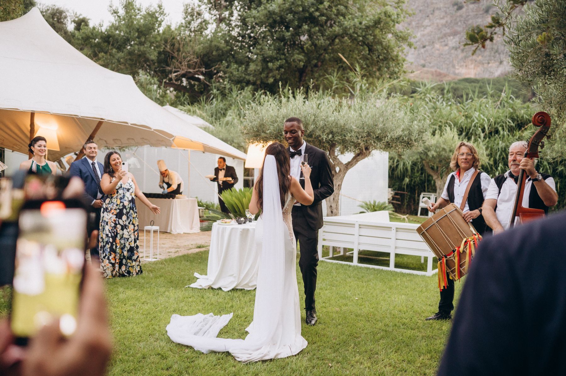 Romantic Seaside Celebration: Anna and Janny's Charming Wedding at Le Calette photo