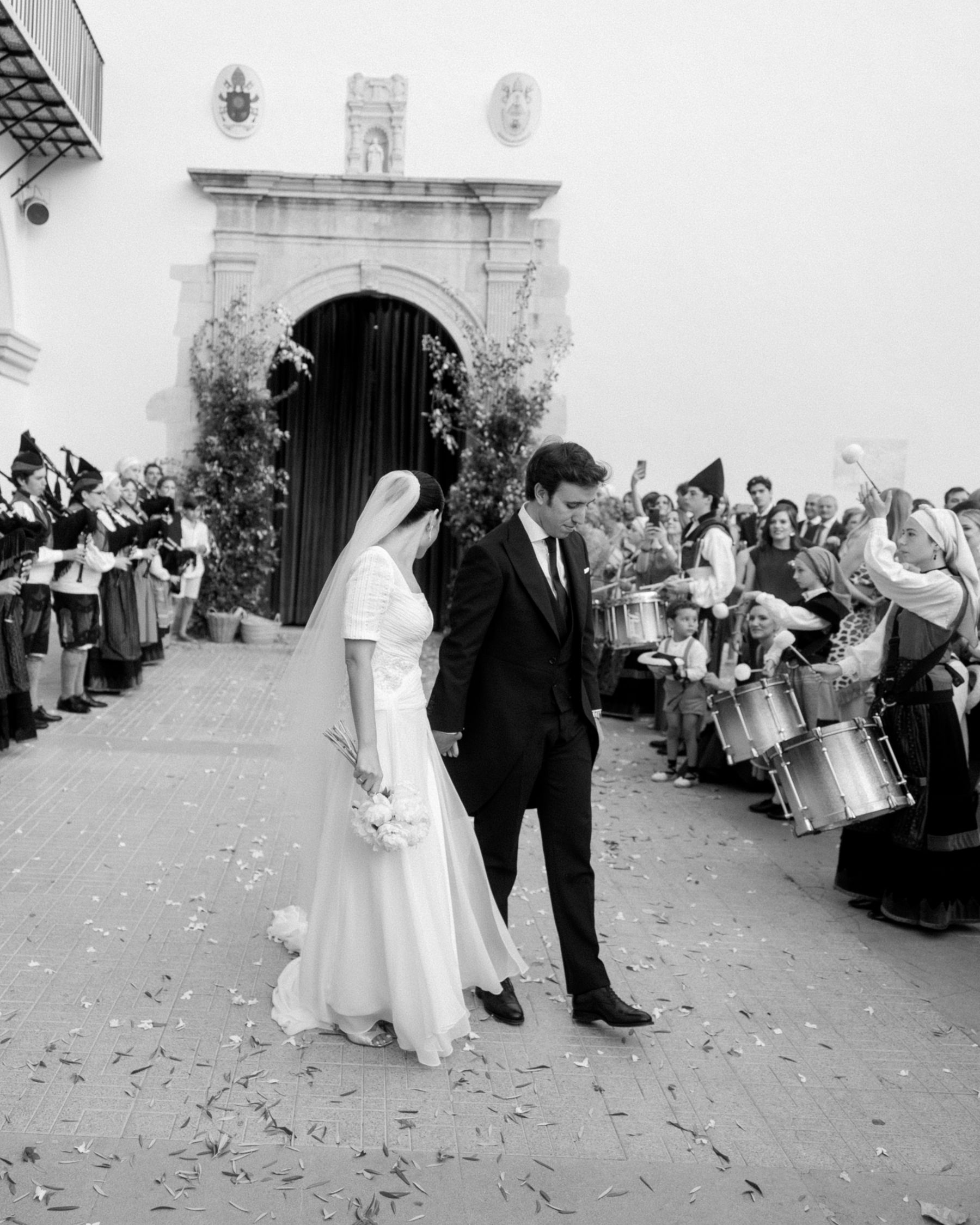 A Mediterranean Summer Love Story: Claudia and Borja's Colorful Wedding at La Huerta del Peñalen photo