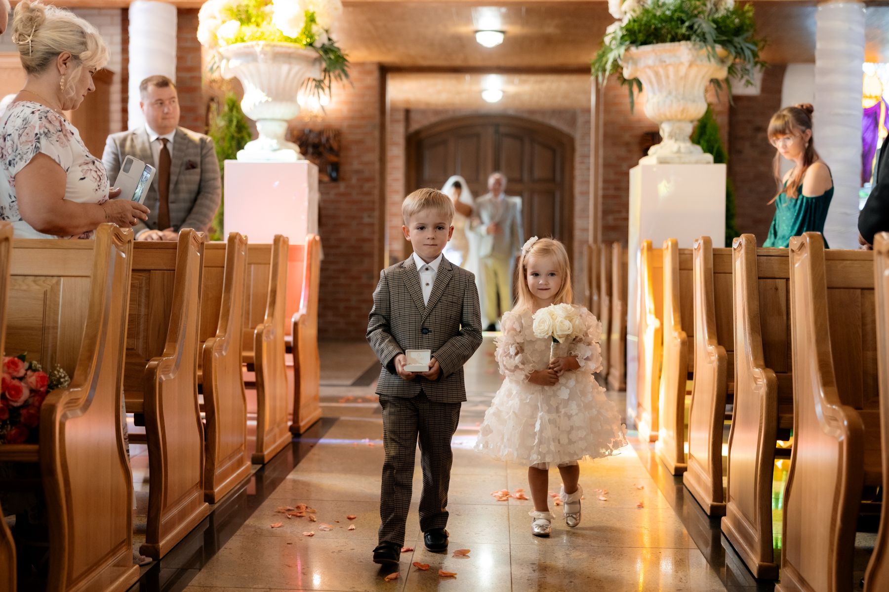 A Dream Garden Affair: Klaudia &amp; Jakub’s Unforgettable Wedding at Hotel Kiston photo