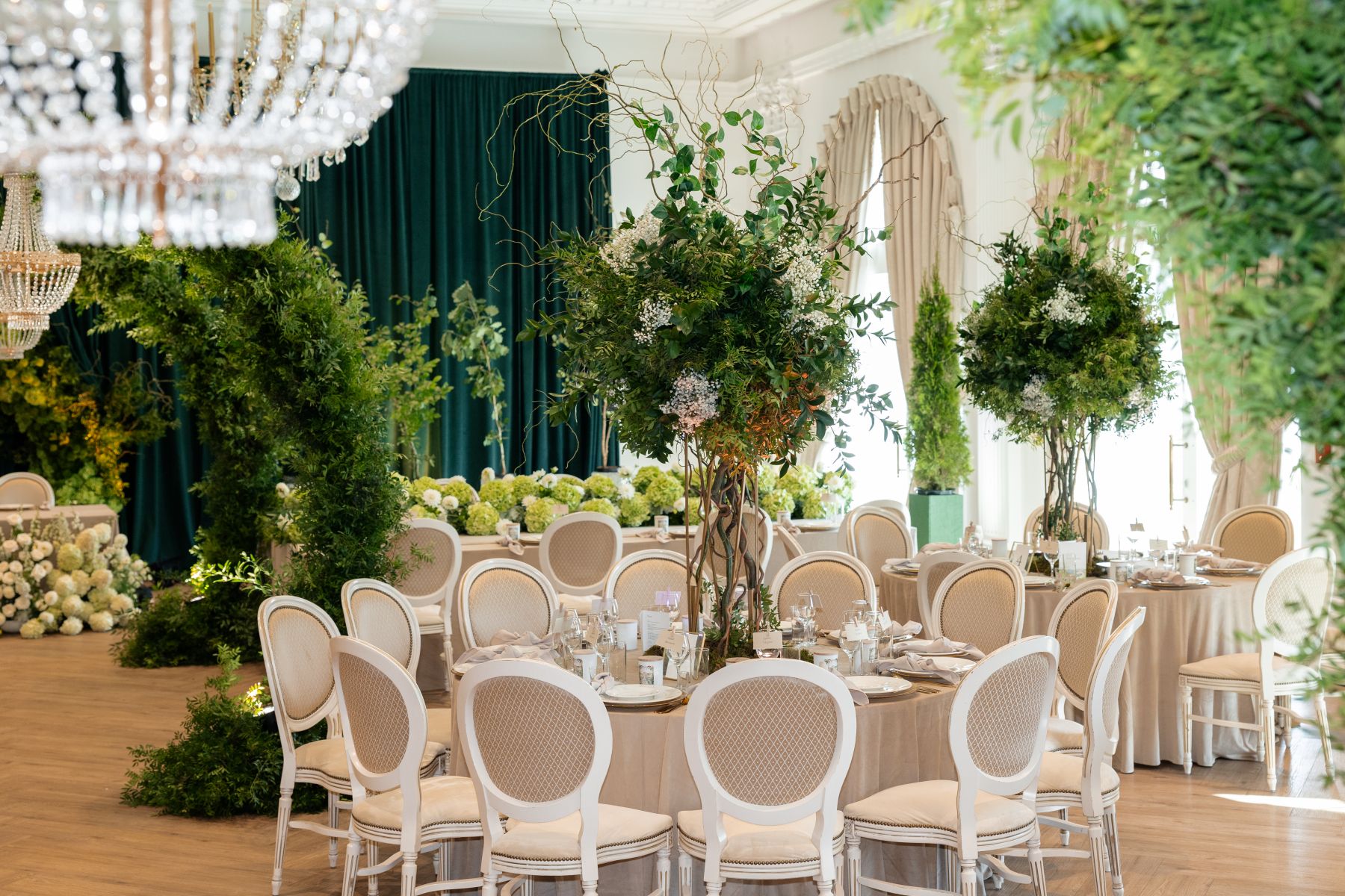 A Dream Garden Affair: Klaudia &amp; Jakub’s Unforgettable Wedding at Hotel Kiston photo