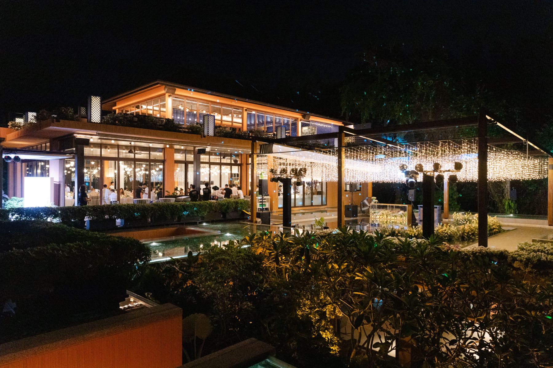 A Cross-Cultural Paradise Celebration: Khin Lay  &amp; Lucas's Romantic Wedding at Sri Panwa Phuket photo