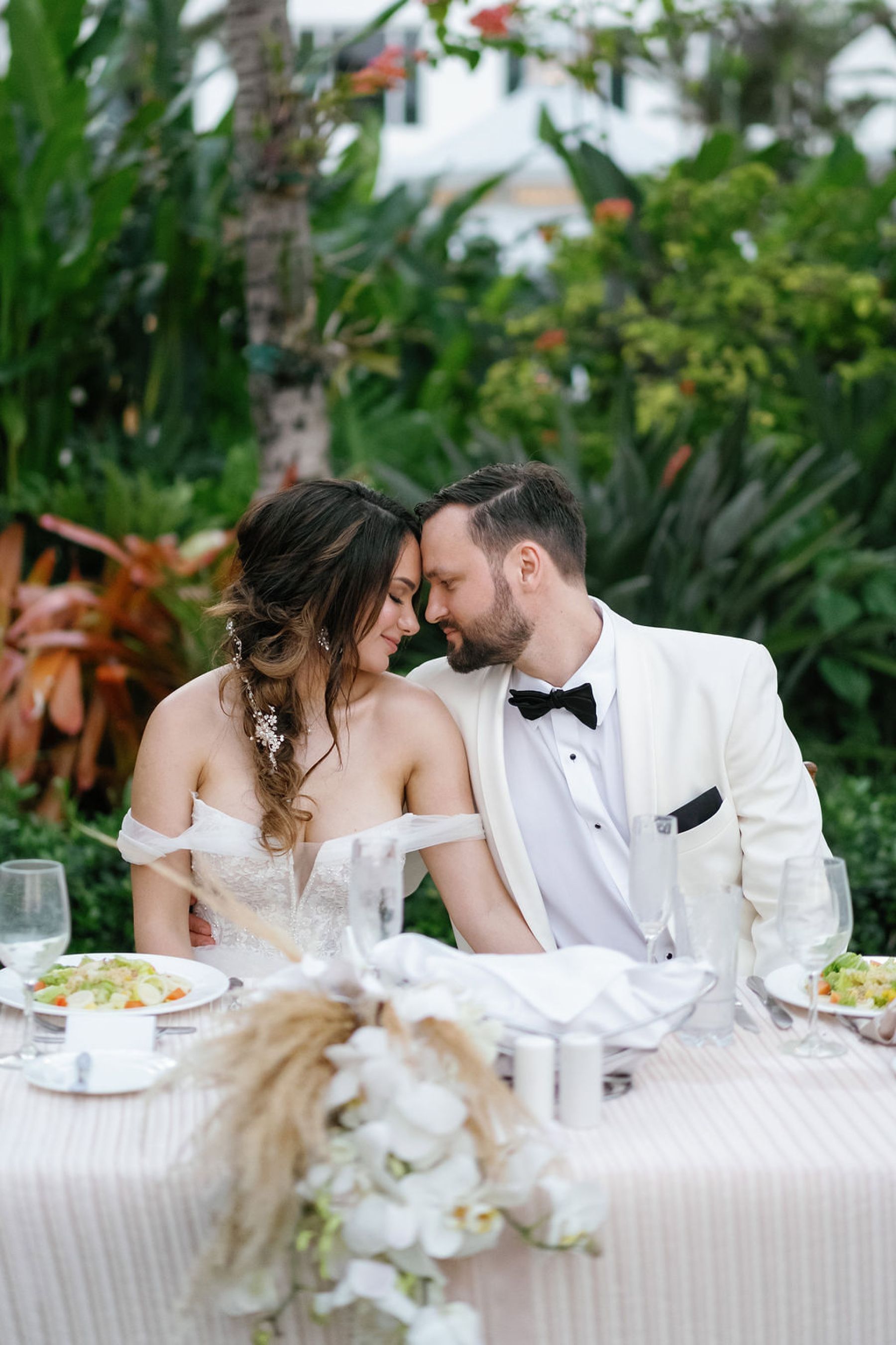 A Tropical Romance: Kimberly &amp; Ruslan's Dream Wedding at The Palms Hotel &amp; Spa photo