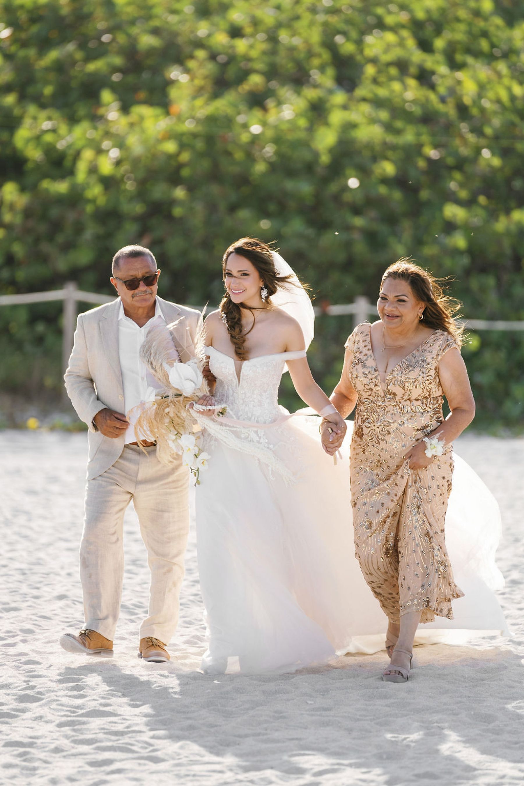A Tropical Romance: Kimberly &amp; Ruslan's Dream Wedding at The Palms Hotel &amp; Spa photo