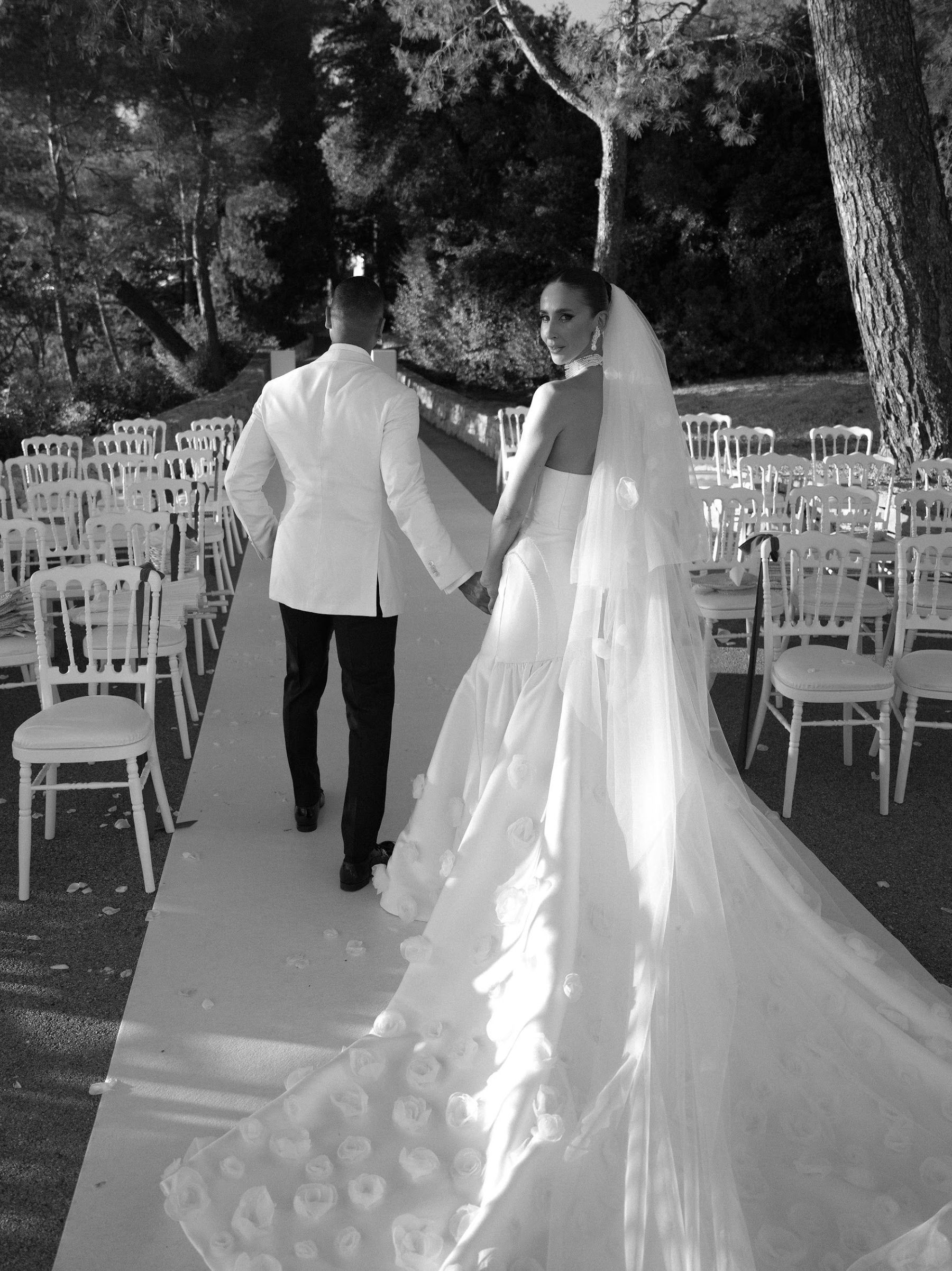 From Tinder to the French Riviera: Yana &amp; Aston’s Dream Wedding at Domaine du Mont Leuze photo