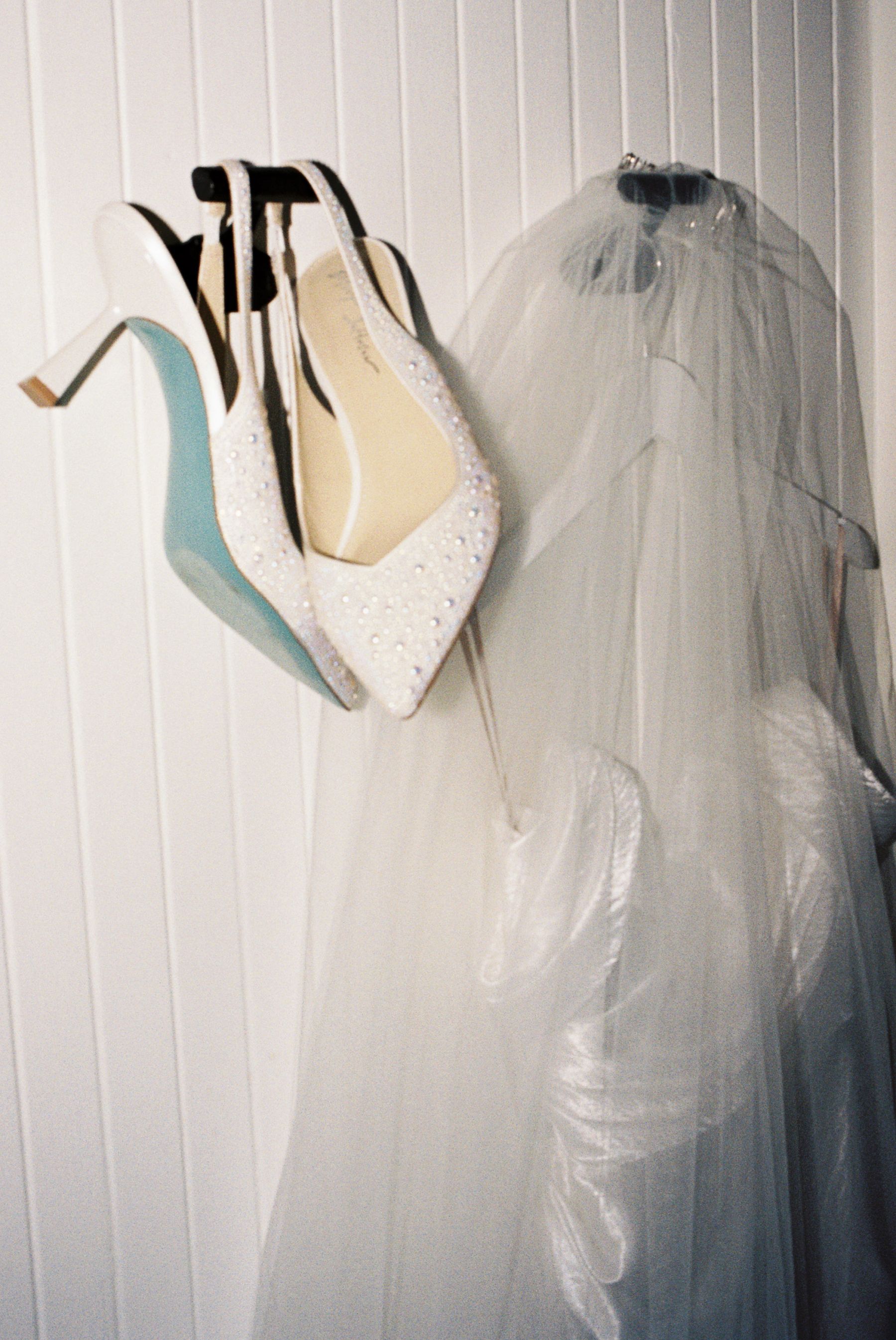 Kirstie &amp; Nishanth's Elegant Old Hollywood-Inspired Wedding at a Private Estate in Santa Ynez photo