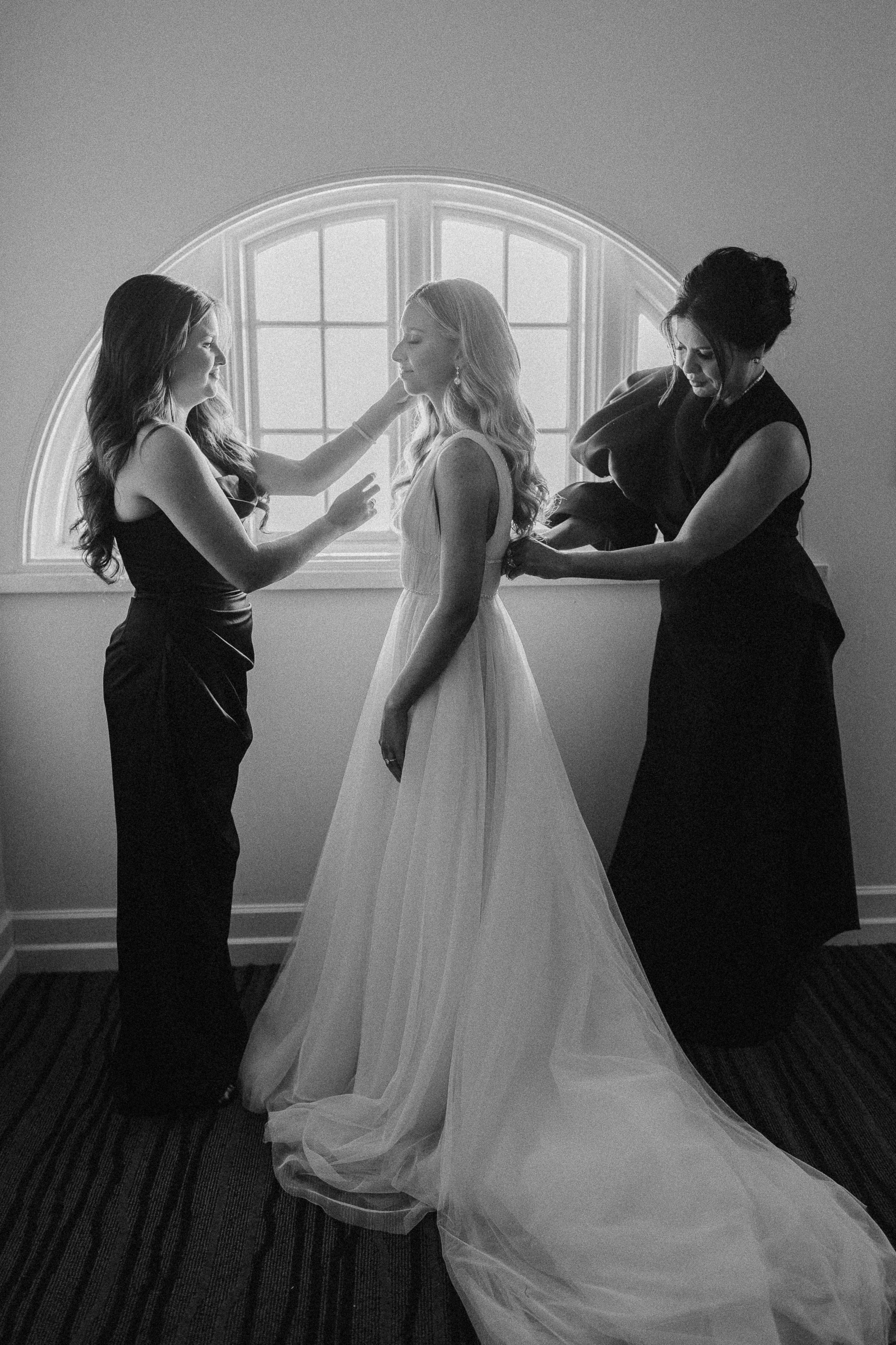 Abigail and Ryan’s Elegant Wedding at the Bryan Museum, Galveston photo