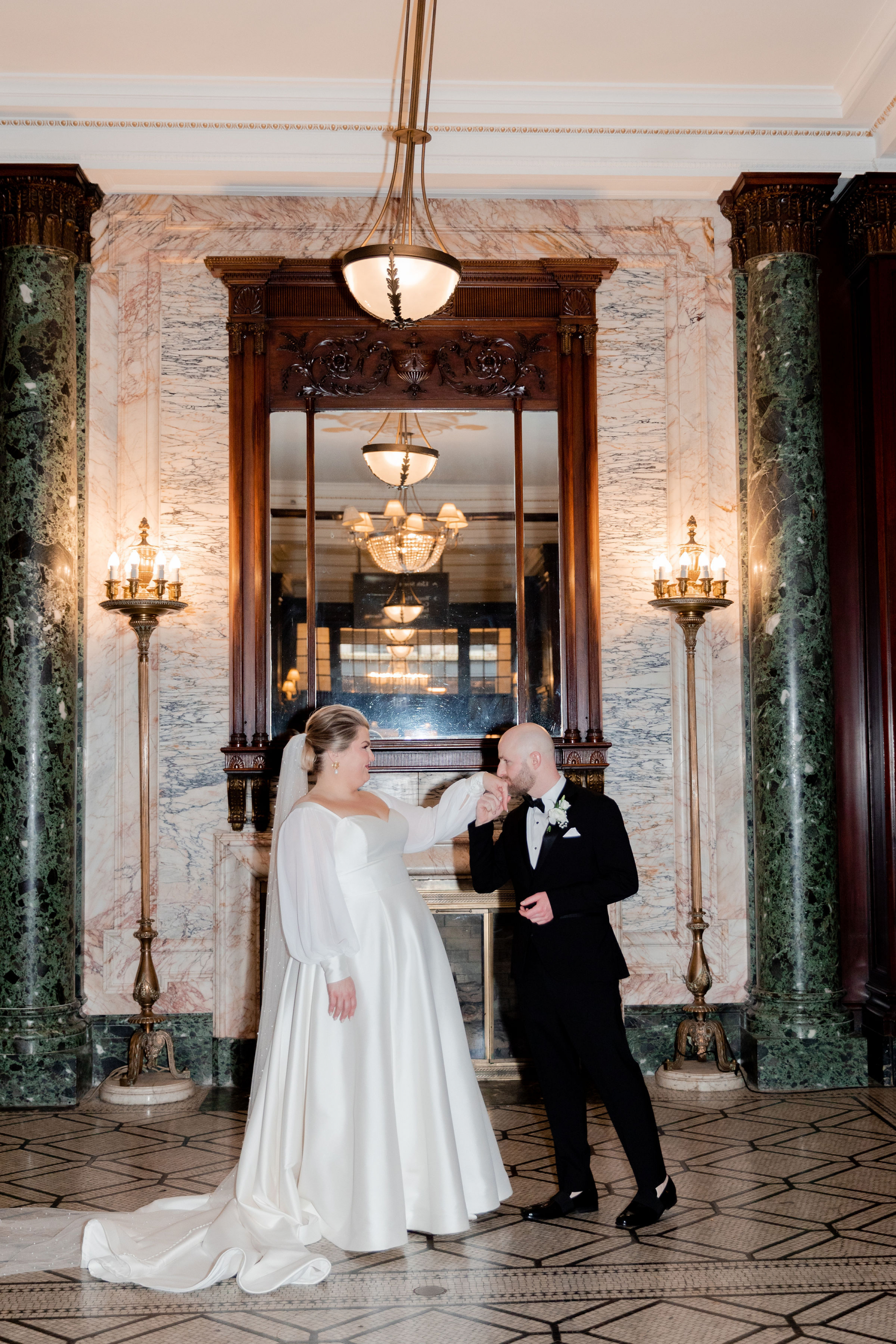 Intimate Elegance: Jenelle &amp; Andrew's Modern Wedding  photo