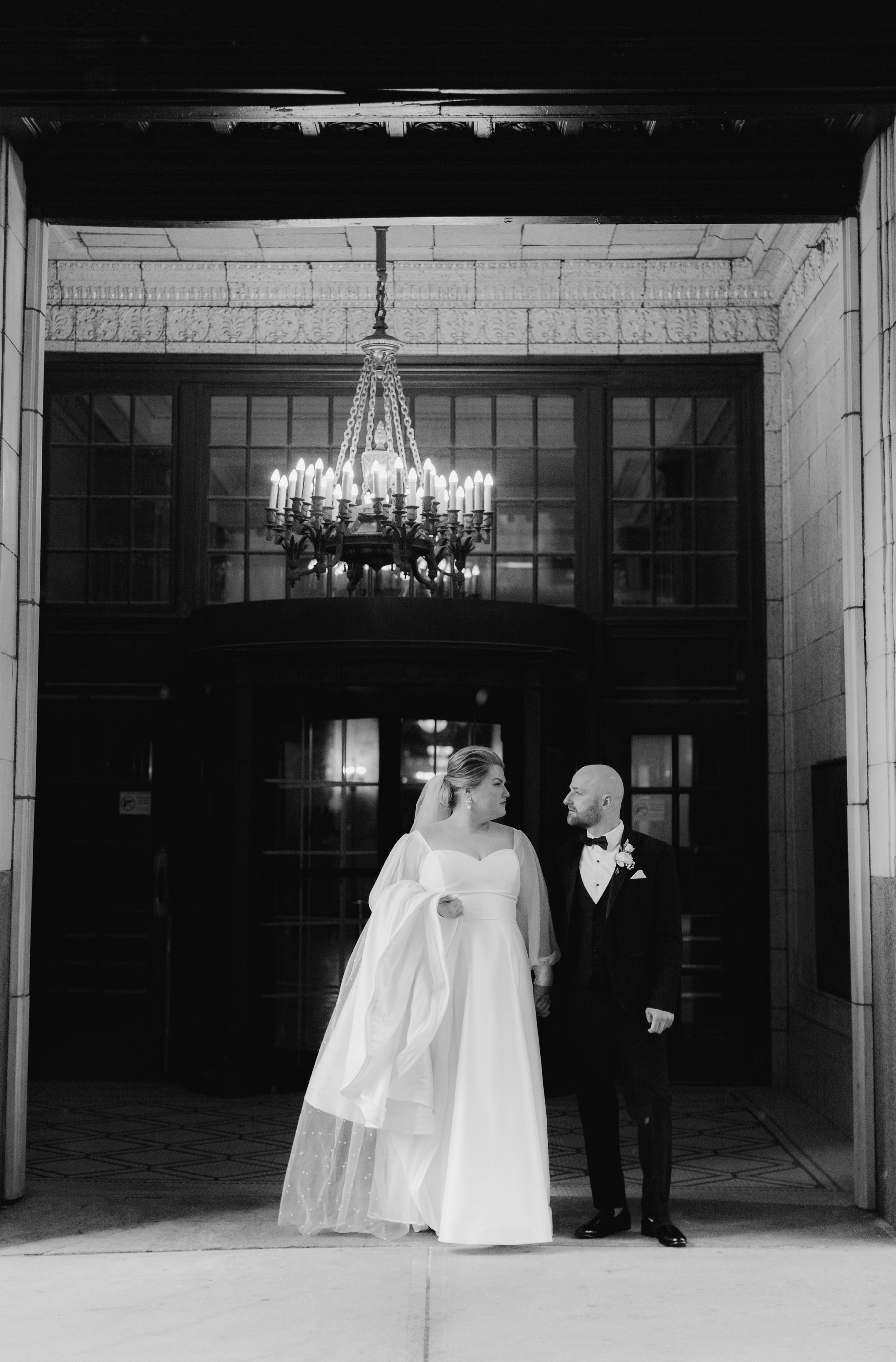 Intimate Elegance: Jenelle &amp; Andrew's Modern Wedding  photo