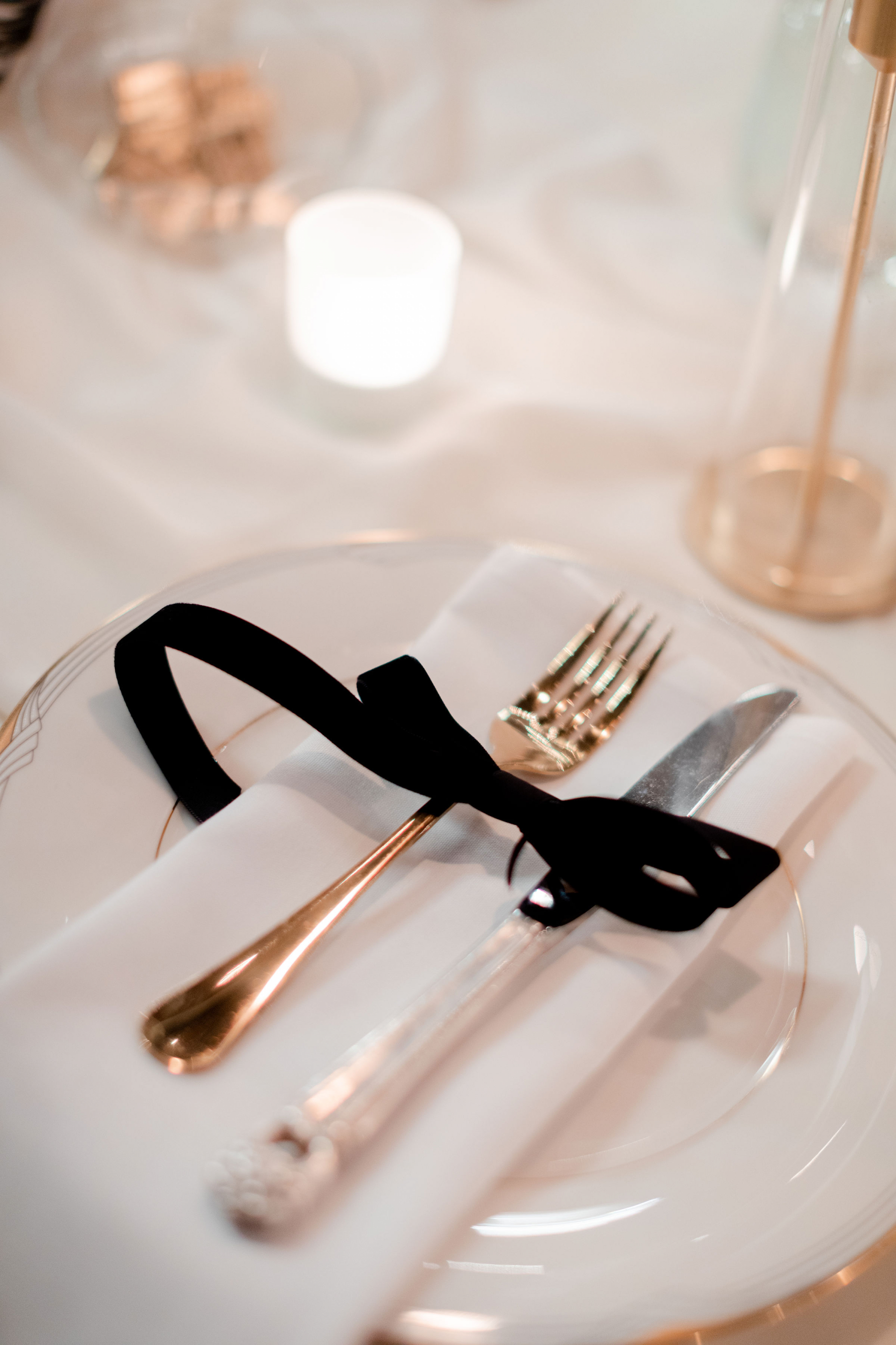 Intimate Elegance: Jenelle &amp; Andrew's Modern Wedding  photo