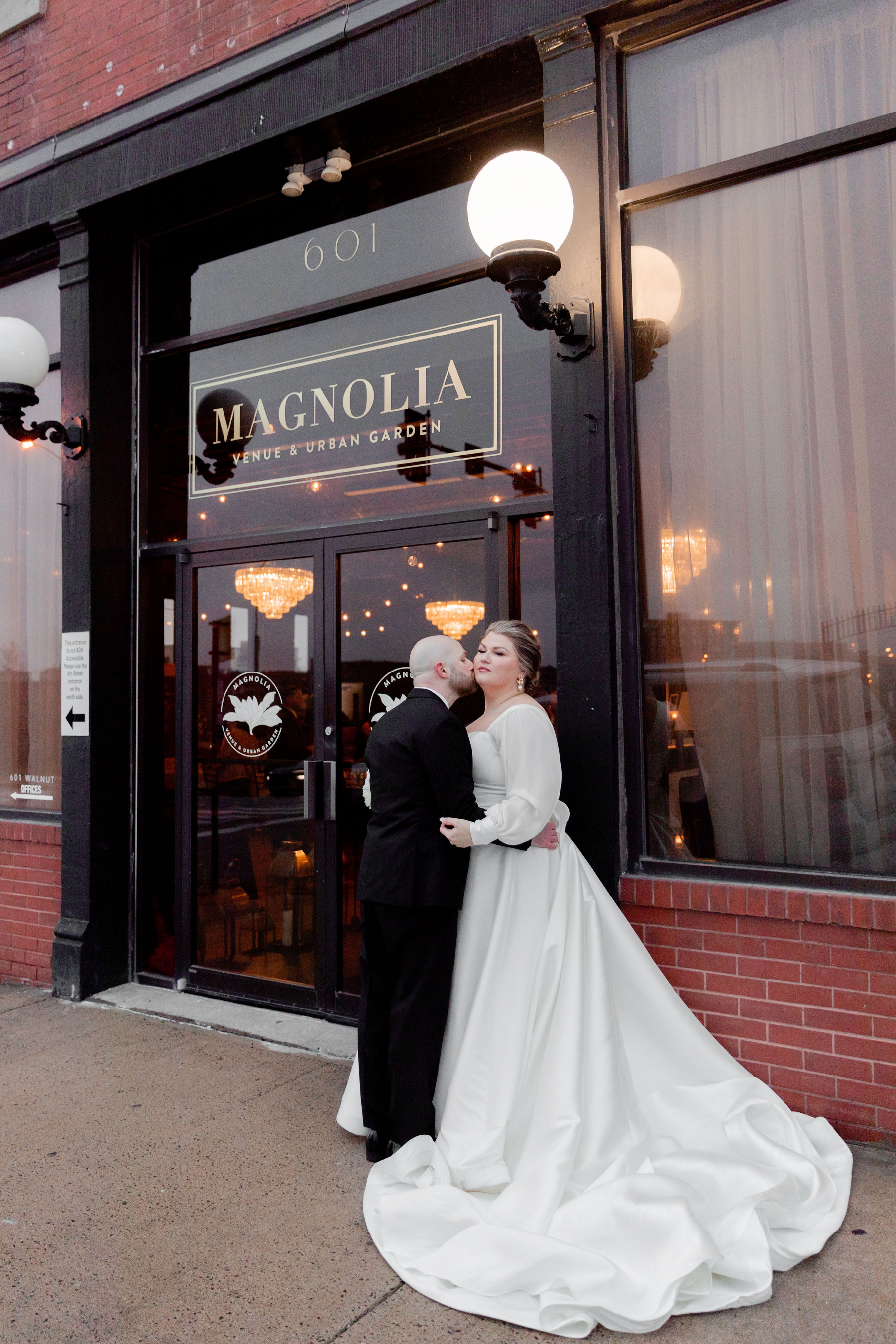 Intimate Elegance: Jenelle &amp; Andrew's Modern Wedding  photo