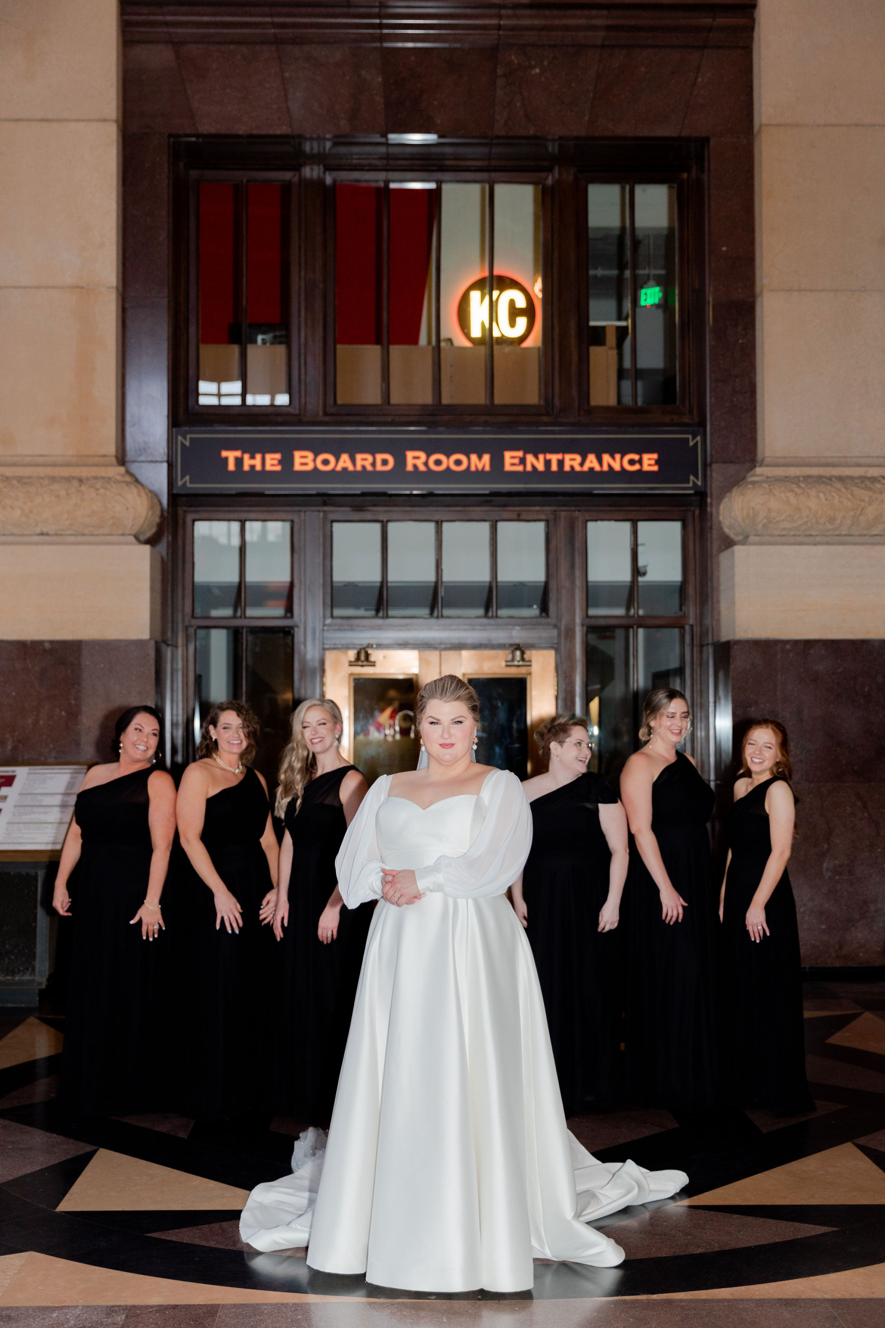 Intimate Elegance: Jenelle &amp; Andrew's Modern Wedding  photo