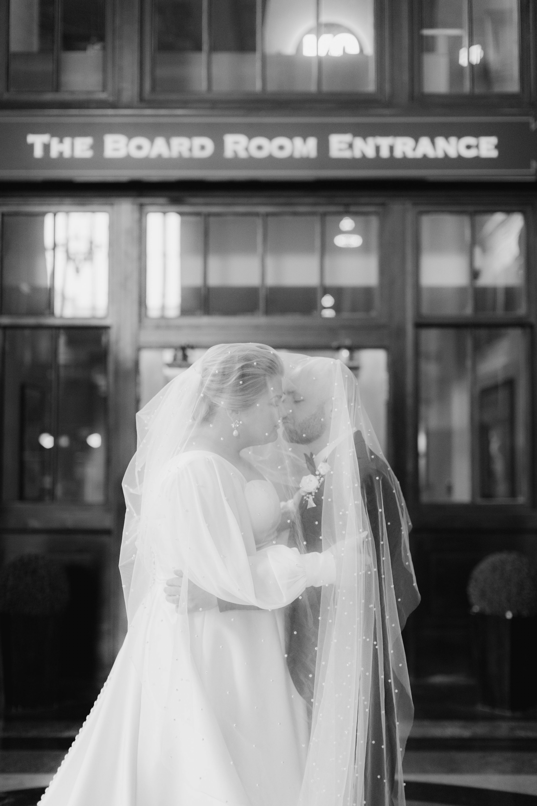 Intimate Elegance: Jenelle &amp; Andrew's Modern Wedding  photo