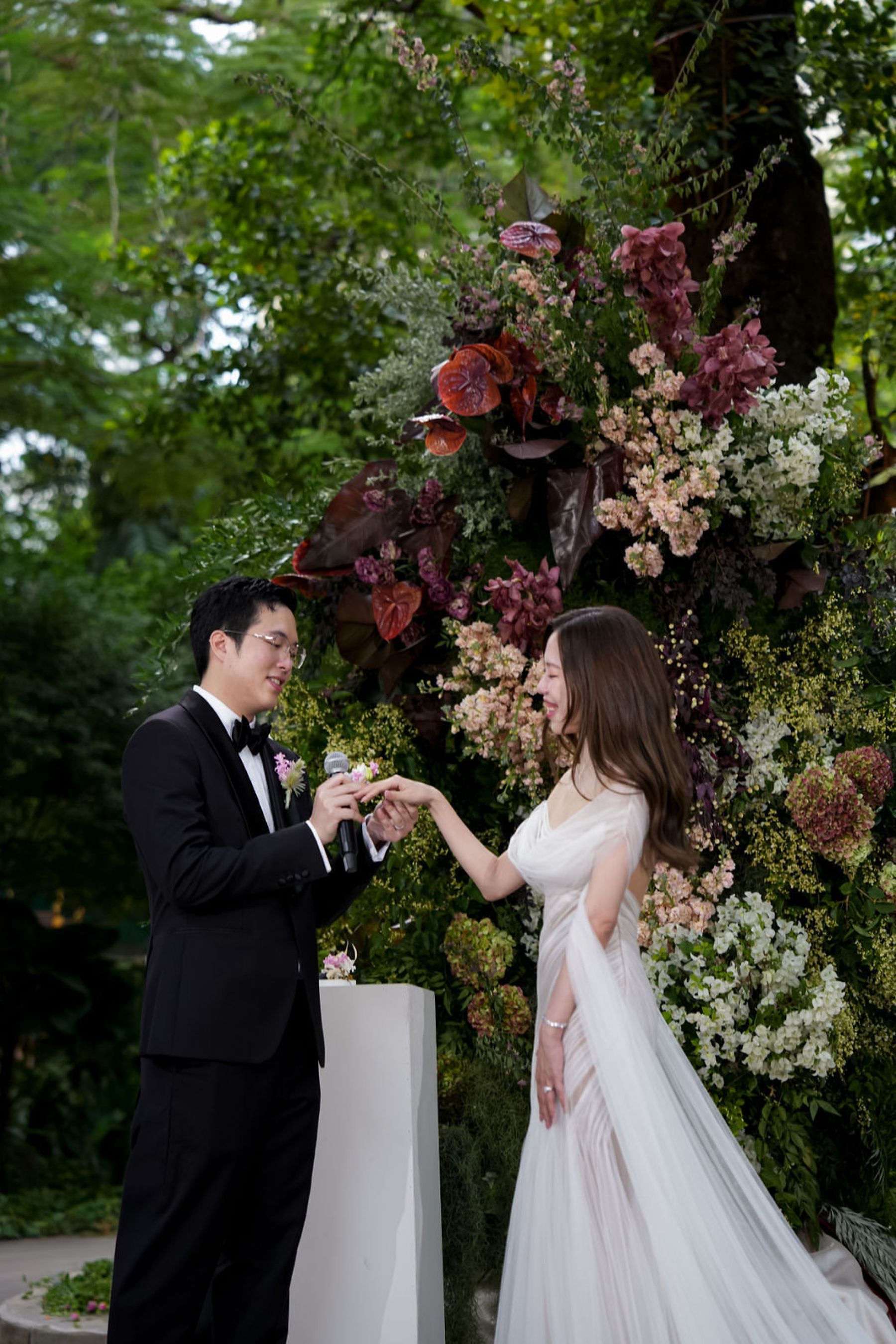 Under the Tree: Loreta and Thasit’s Enchanting Bangkok Wedding at Nai Lert Park photo