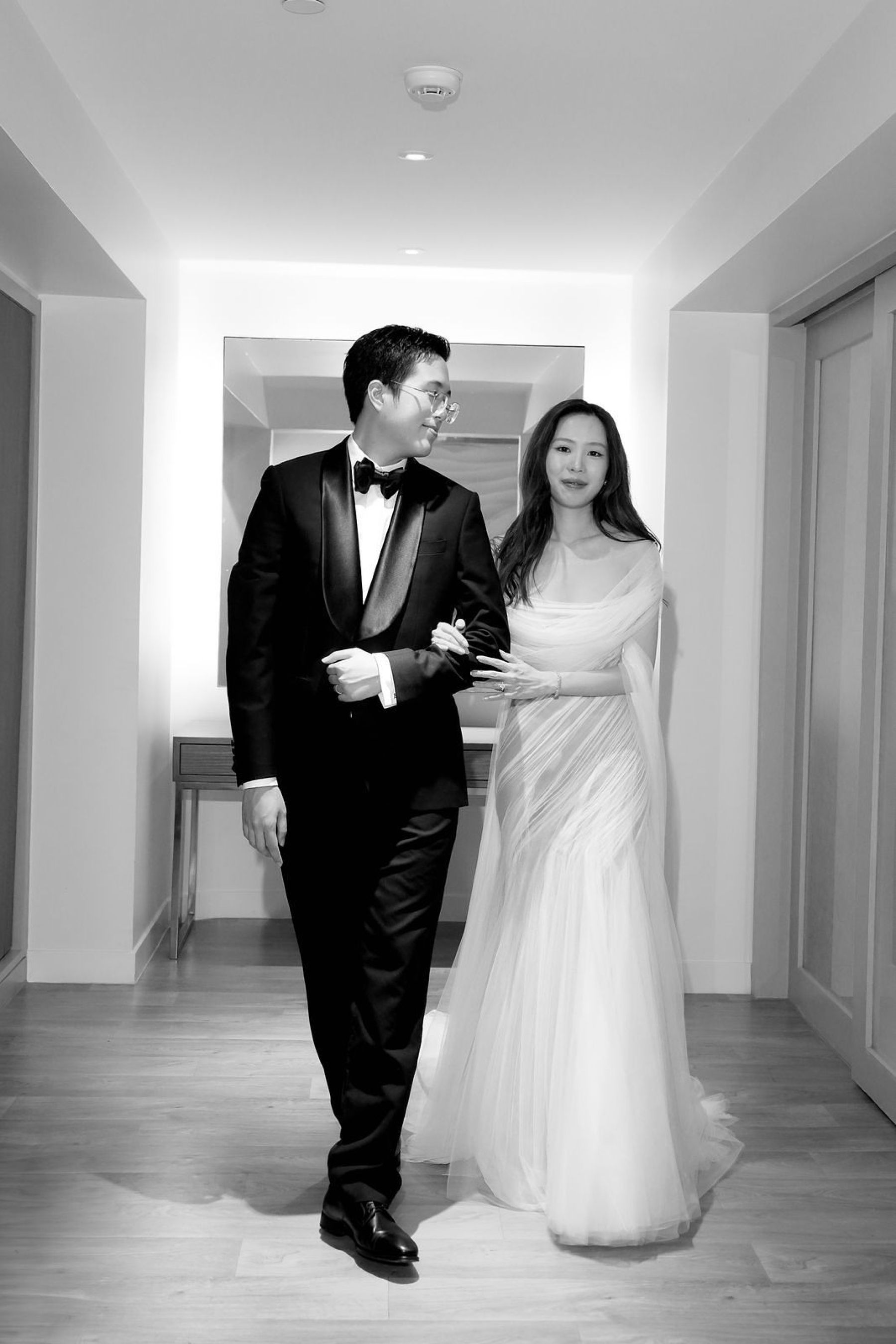 Under the Tree: Loreta and Thasit’s Enchanting Bangkok Wedding at Nai Lert Park photo