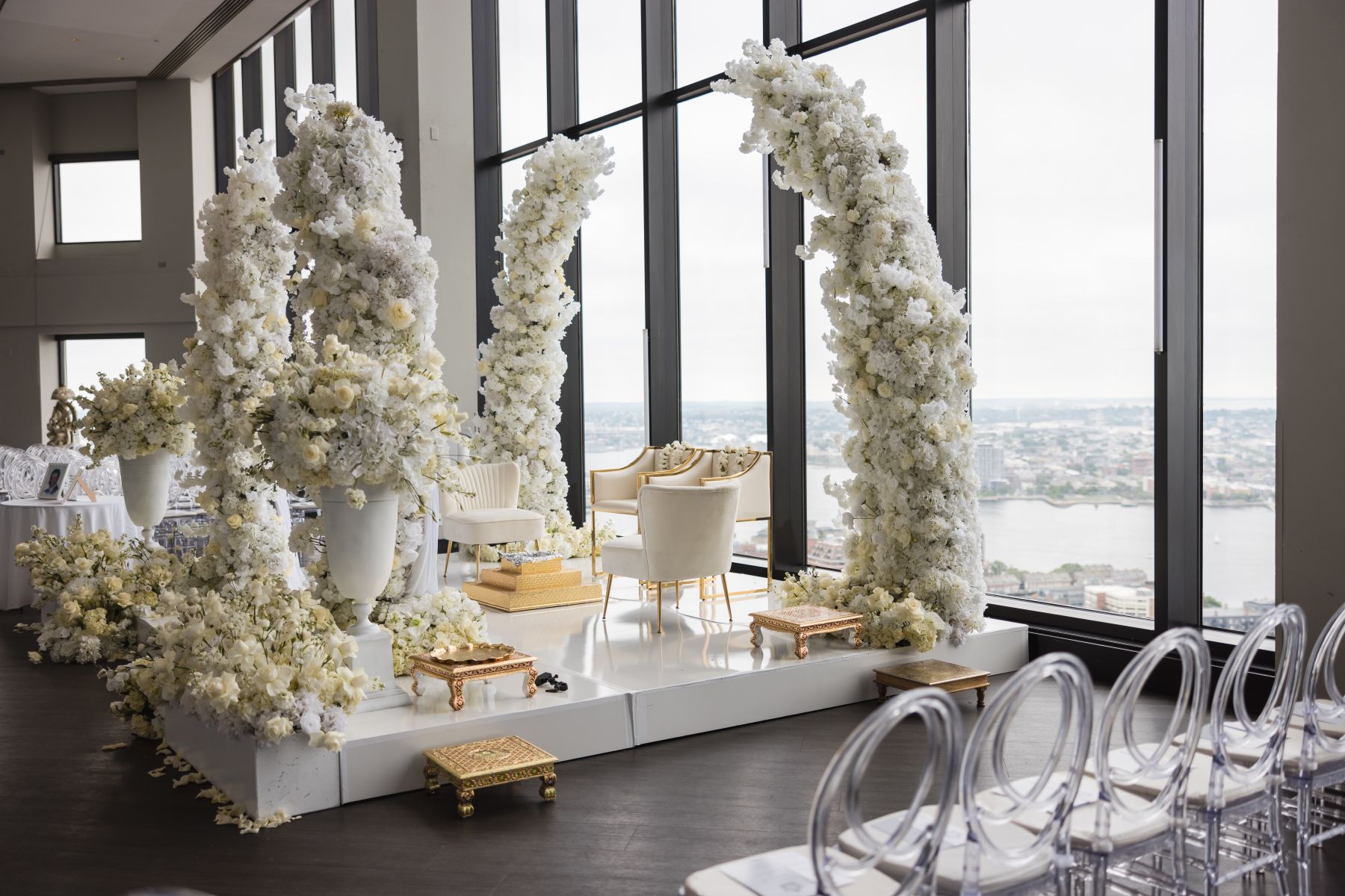 Black‑and‑White Harmony in the Clouds: Shaloo &amp; Timothy’s Yin-Yang Wedding at the State Room photo