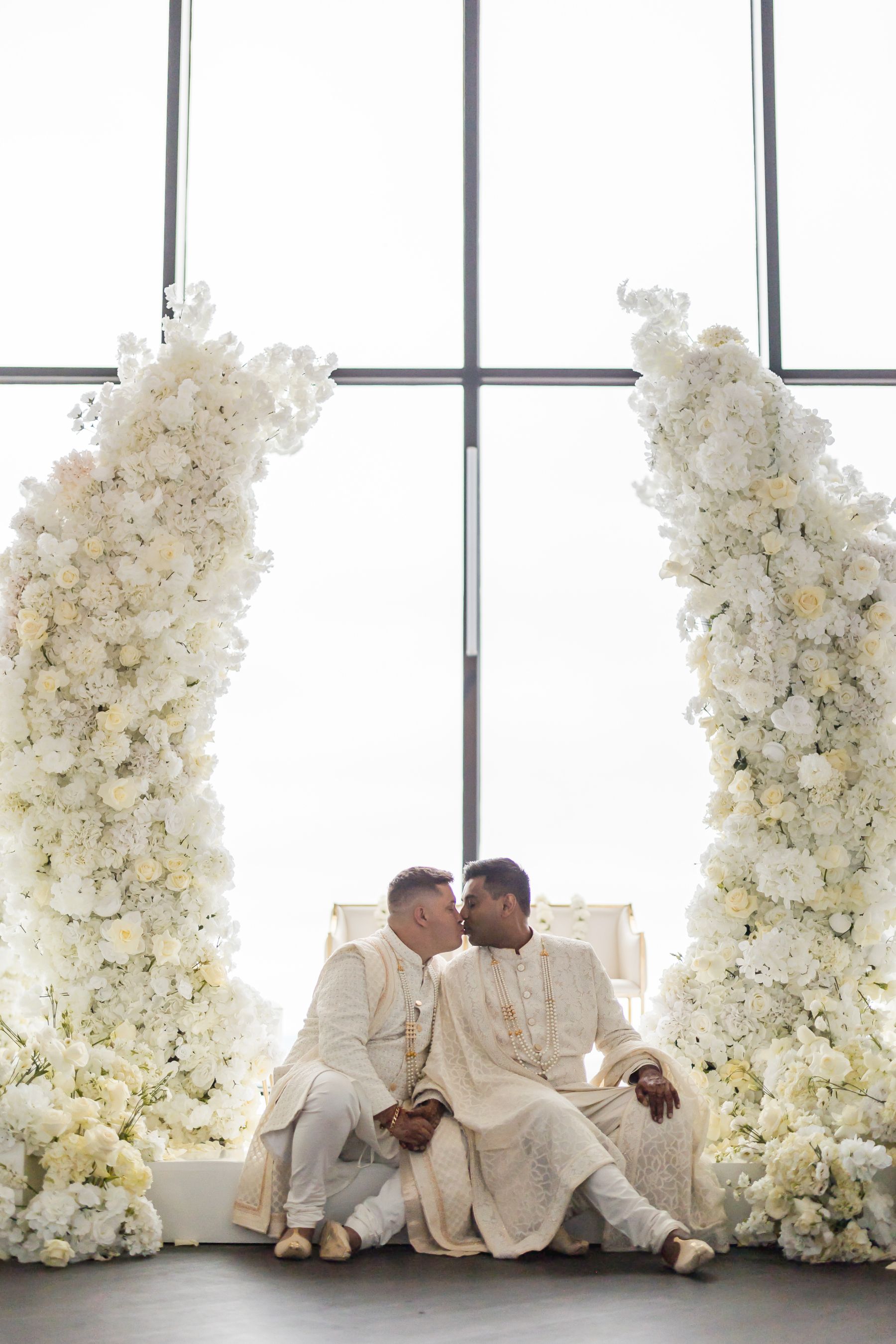 Black‑and‑White Harmony in the Clouds: Shaloo &amp; Timothy’s Yin-Yang Wedding at the State Room photo