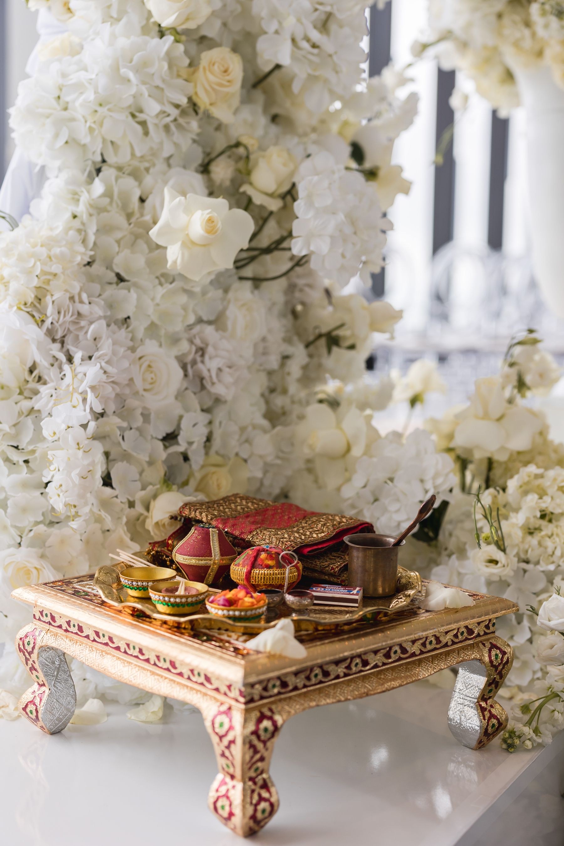 Black‑and‑White Harmony in the Clouds: Shaloo &amp; Timothy’s Yin-Yang Wedding at the State Room photo