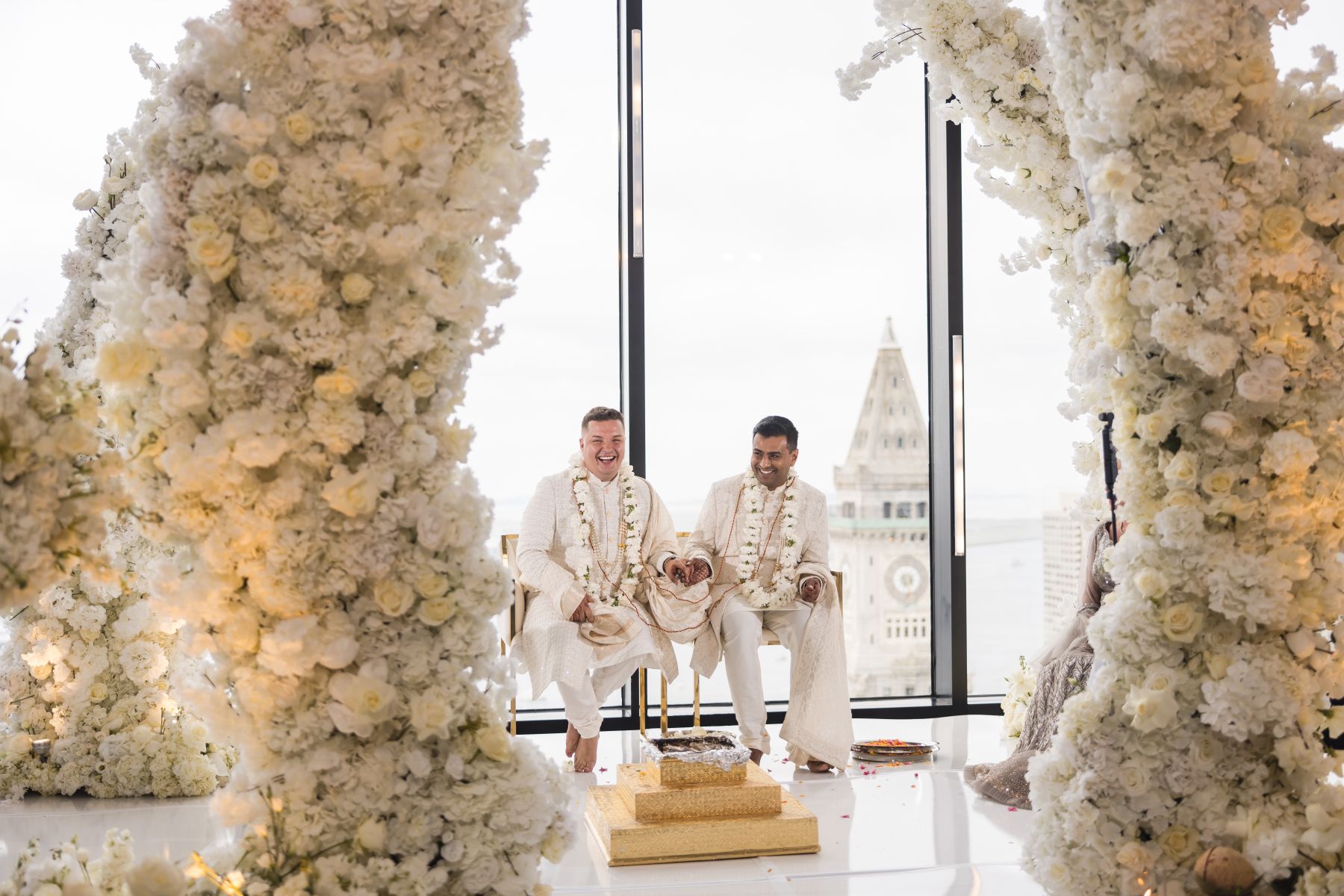 Black‑and‑White Harmony in the Clouds: Shaloo &amp; Timothy’s Yin-Yang Wedding at the State Room photo