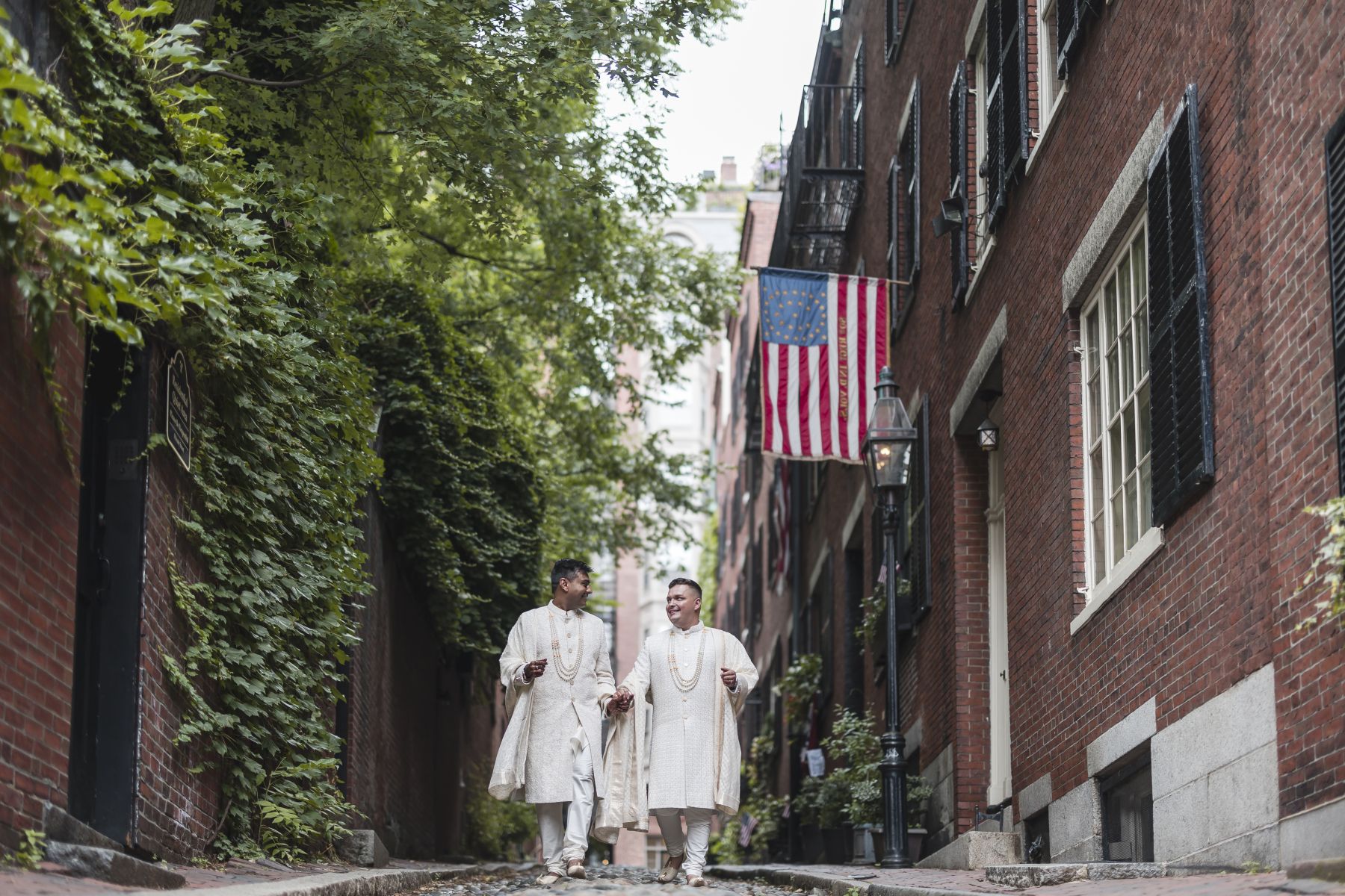 Black‑and‑White Harmony in the Clouds: Shaloo &amp; Timothy’s Yin-Yang Wedding at the State Room photo