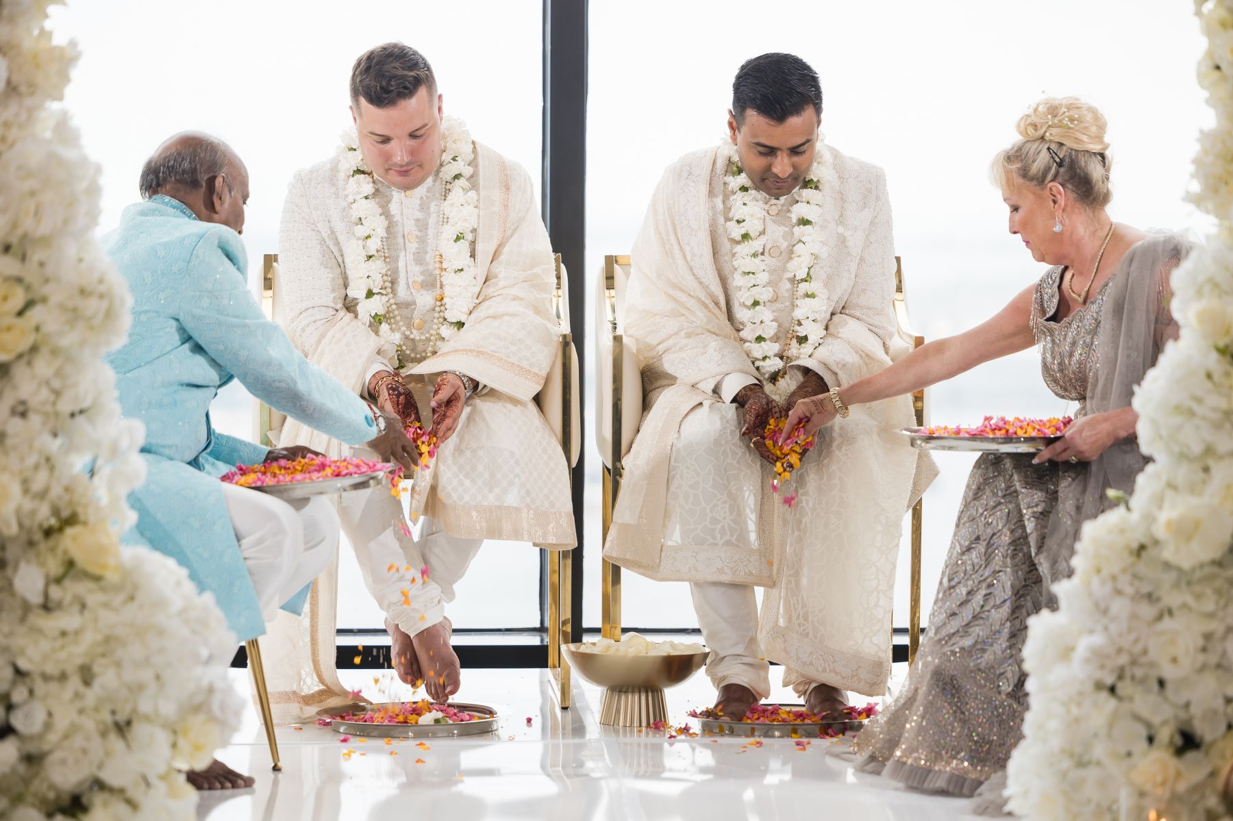Black‑and‑White Harmony in the Clouds: Shaloo &amp; Timothy’s Yin-Yang Wedding at the State Room photo