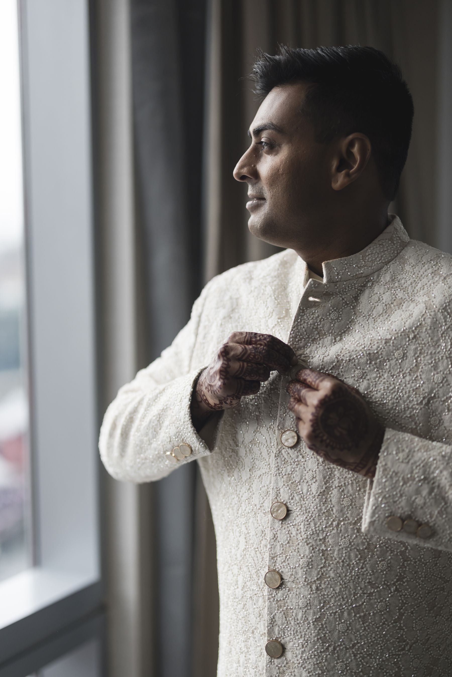 Black‑and‑White Harmony in the Clouds: Shaloo &amp; Timothy’s Yin-Yang Wedding at the State Room photo