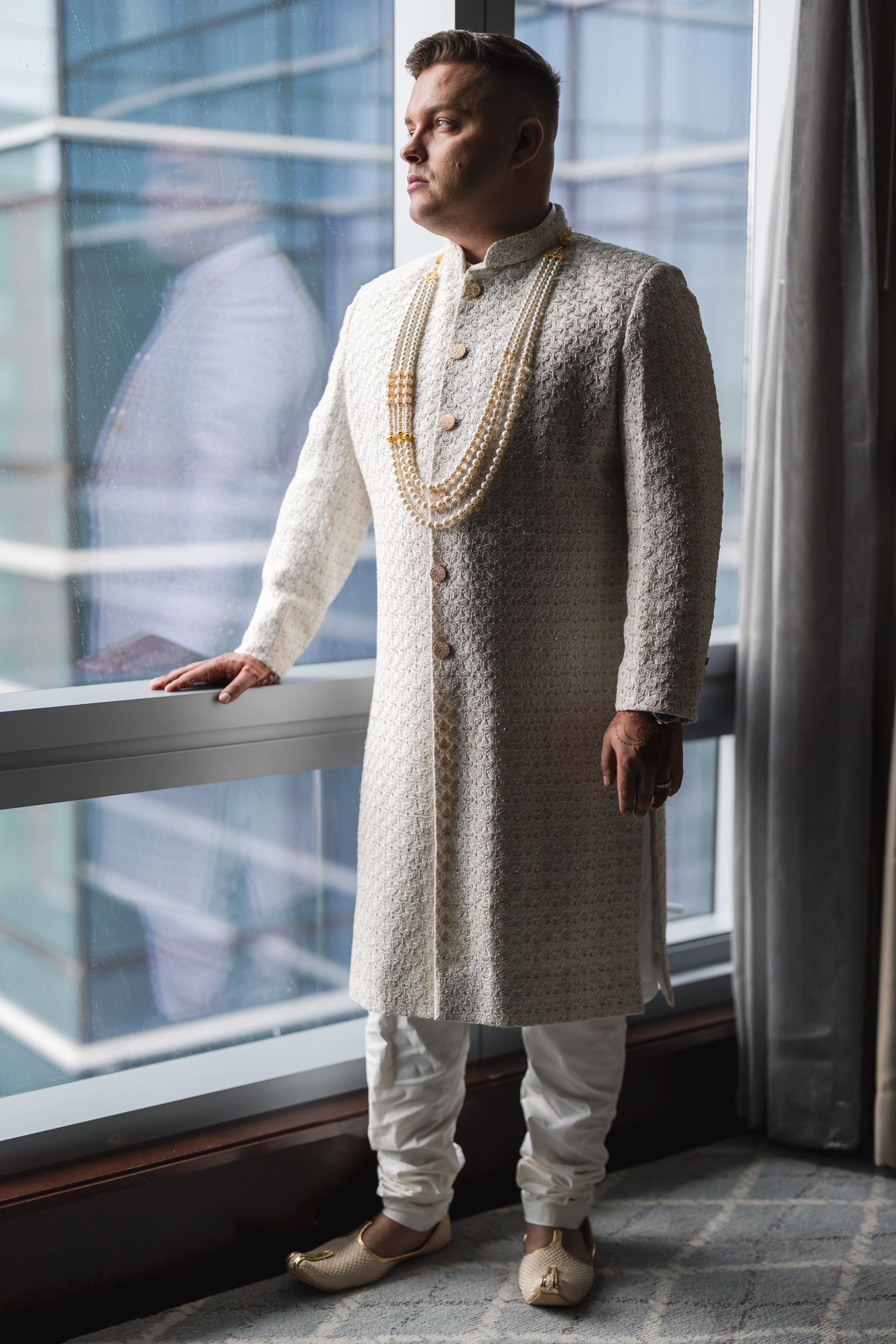 Black‑and‑White Harmony in the Clouds: Shaloo &amp; Timothy’s Yin-Yang Wedding at the State Room photo