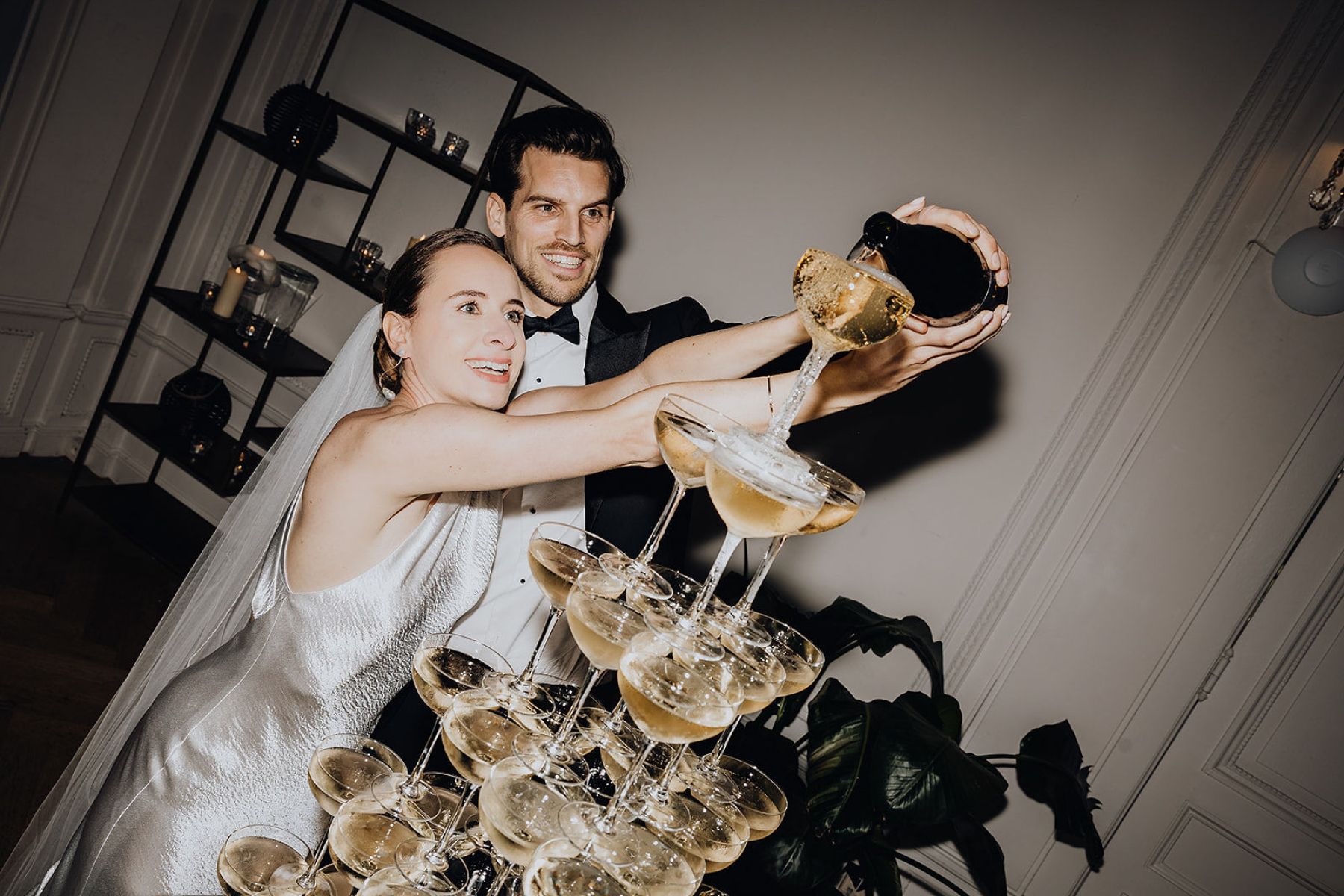 Sophie &amp; Tom's Classic Castle Celebration: A Timeless Wedding at Kasteel van Brasschaat photo