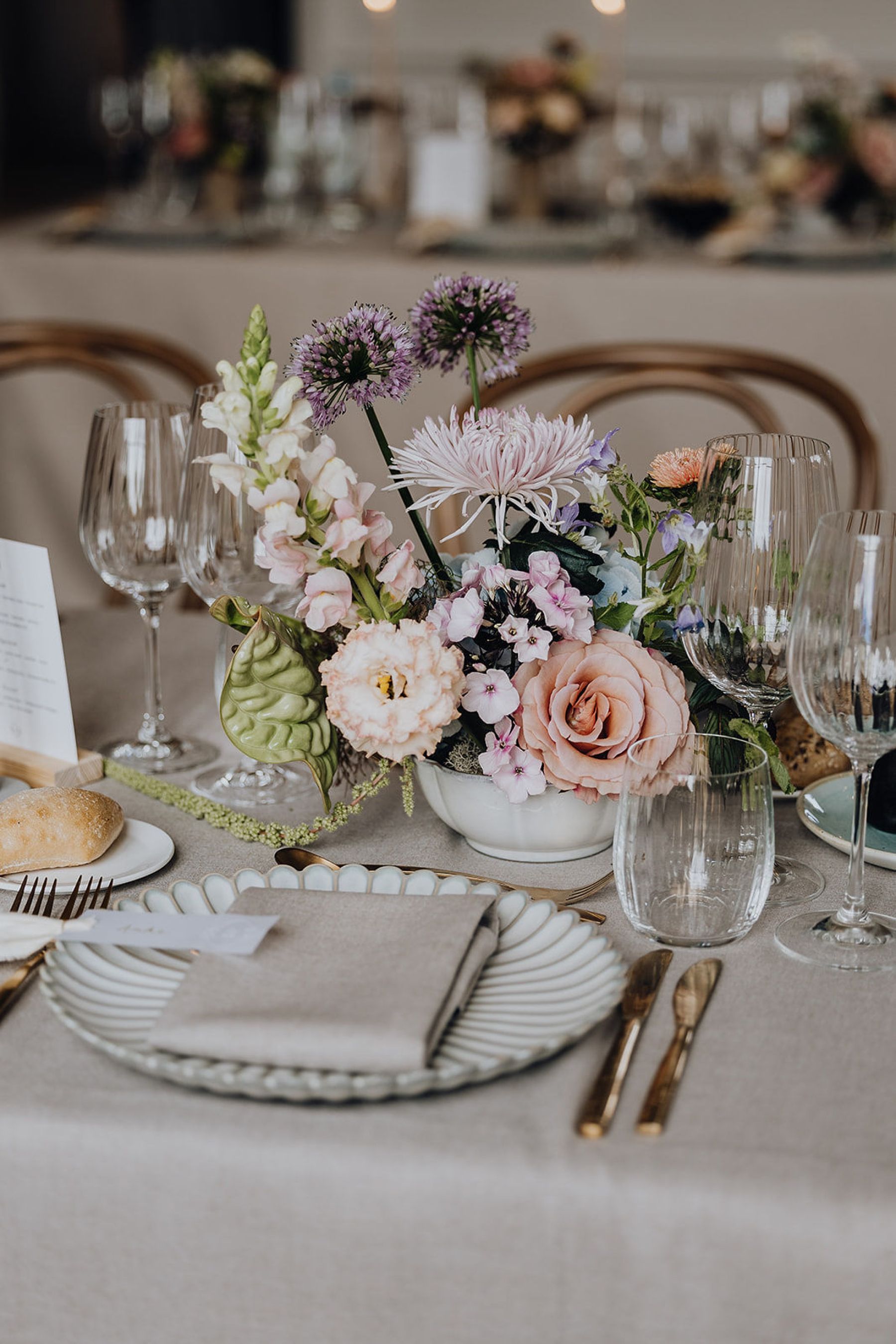 Sophie &amp; Tom's Classic Castle Celebration: A Timeless Wedding at Kasteel van Brasschaat photo