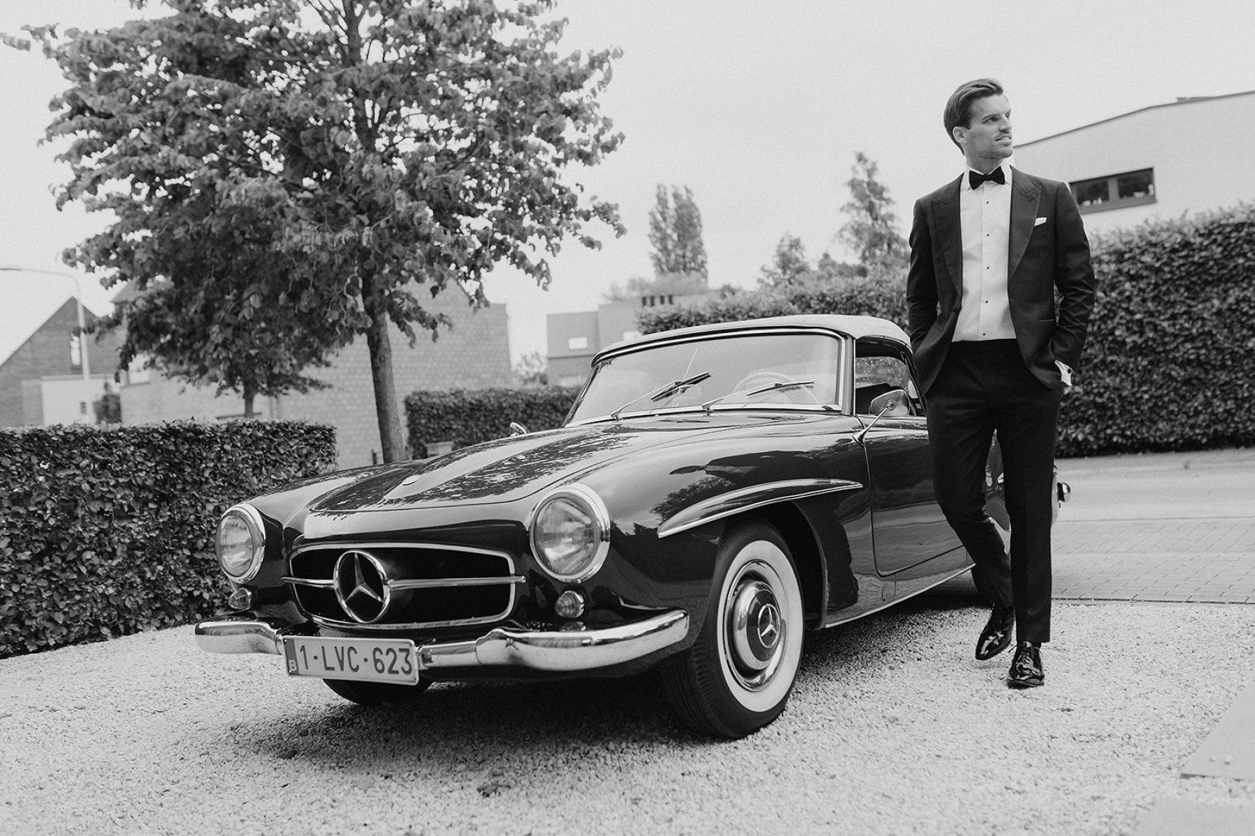 Sophie &amp; Tom's Classic Castle Celebration: A Timeless Wedding at Kasteel van Brasschaat photo