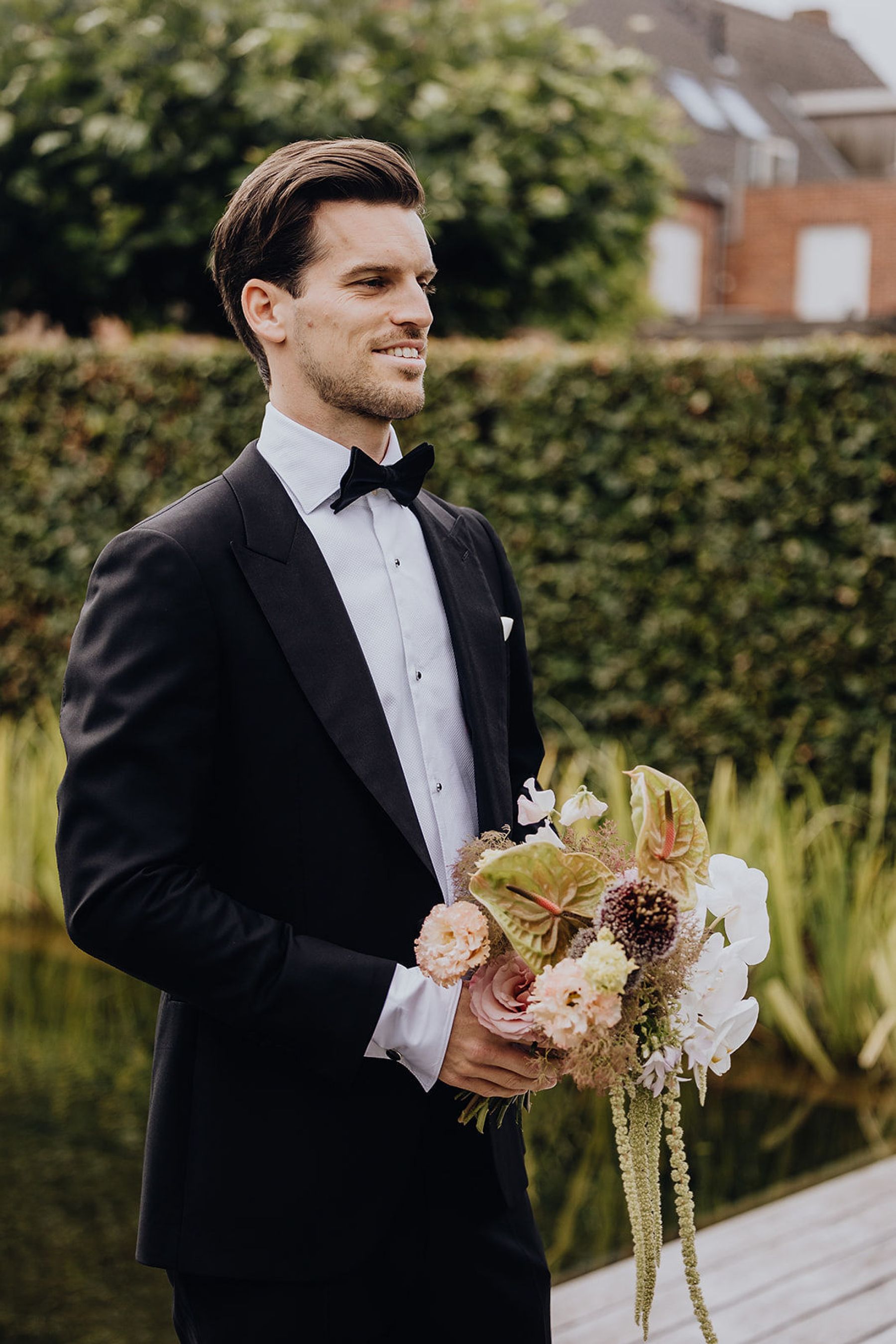 Sophie &amp; Tom's Classic Castle Celebration: A Timeless Wedding at Kasteel van Brasschaat photo