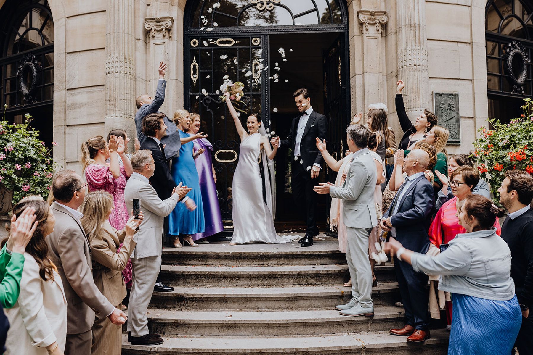 Sophie &amp; Tom's Classic Castle Celebration: A Timeless Wedding at Kasteel van Brasschaat photo