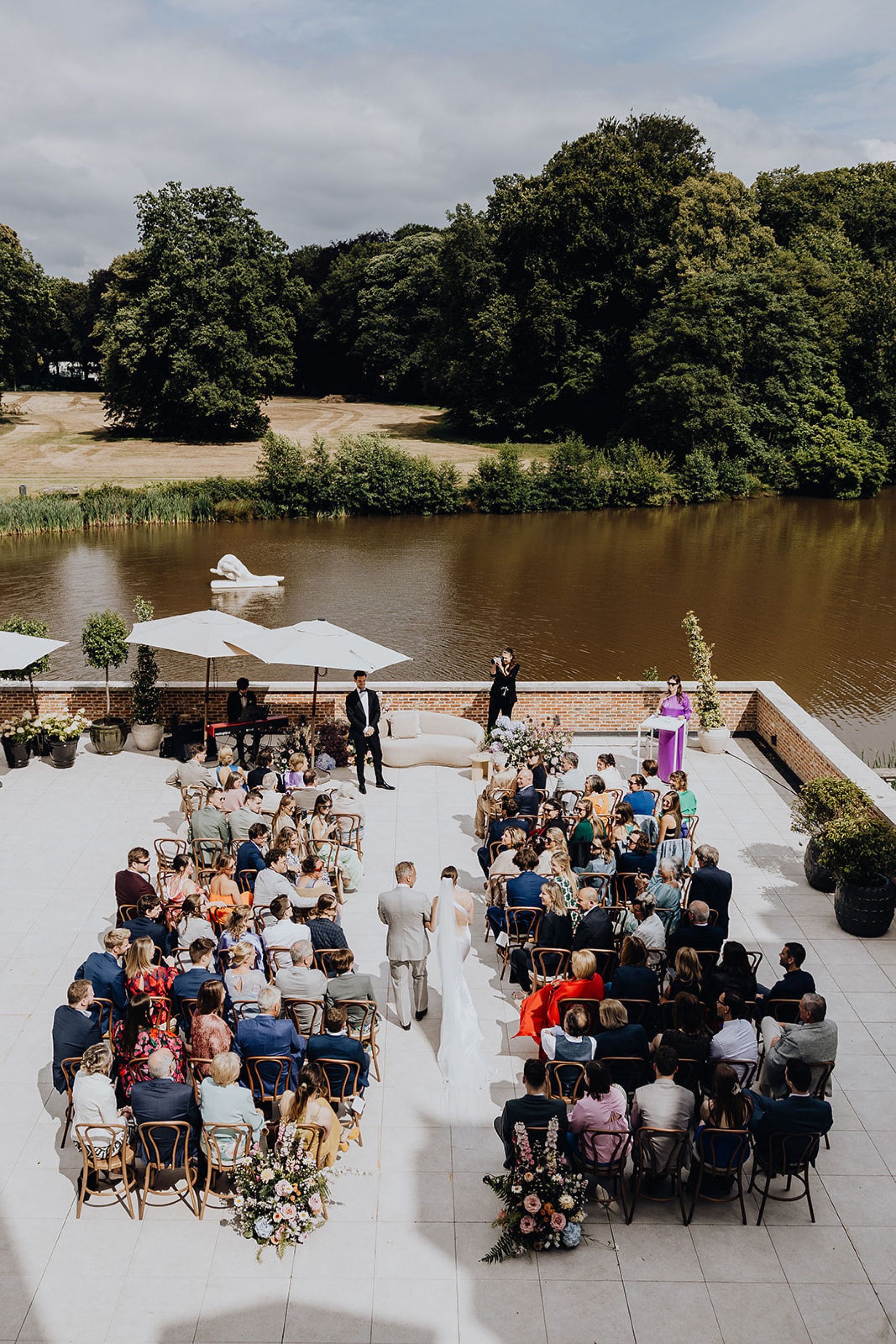 Sophie &amp; Tom's Classic Castle Celebration: A Timeless Wedding at Kasteel van Brasschaat photo