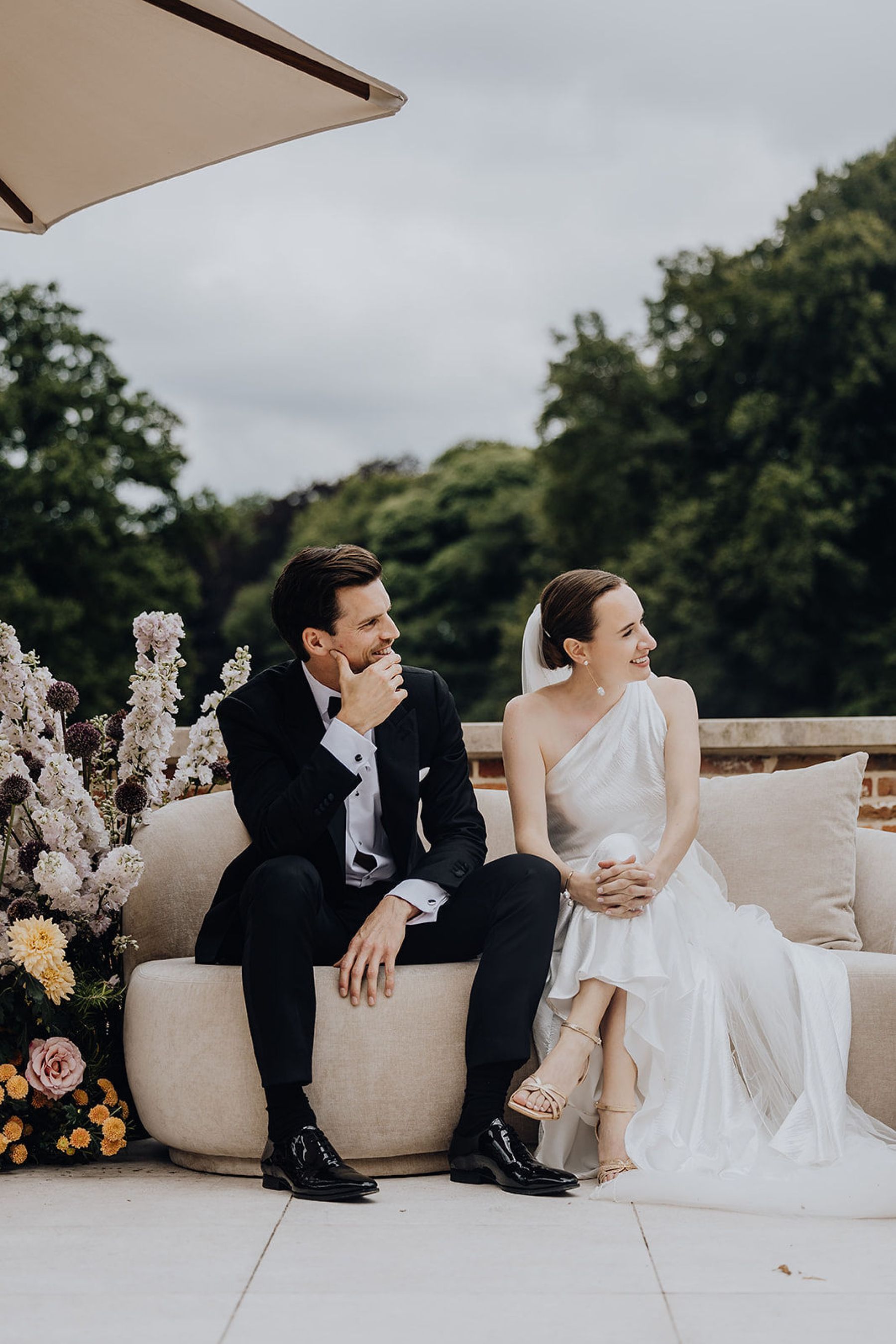 Sophie &amp; Tom's Classic Castle Celebration: A Timeless Wedding at Kasteel van Brasschaat photo