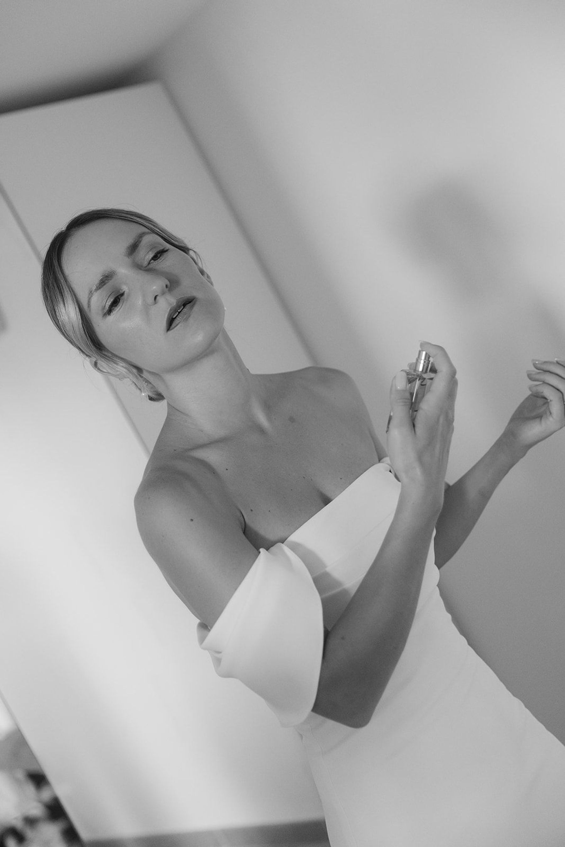 A Journey in Time and Love: Marlis-Madeleine &amp; Giancarlo’s Seaside Wedding at Tenuta Dalia photo