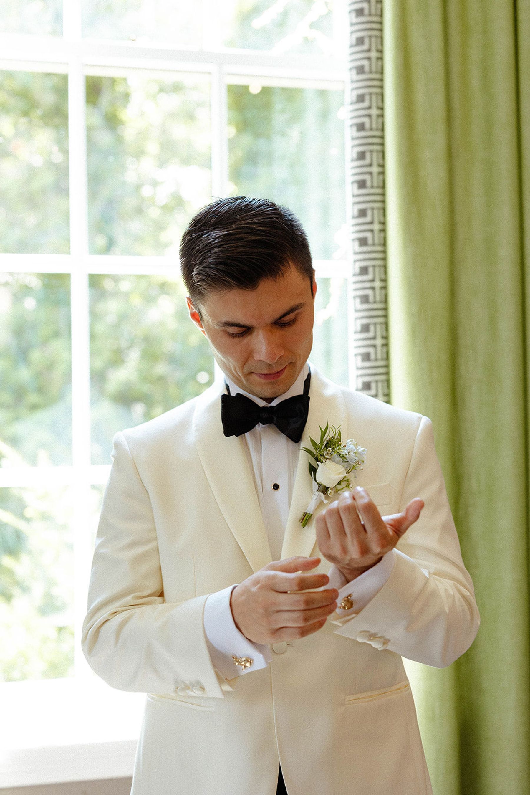 Vibrant Elegance: Marisa &amp; Jason's Fashion-Forward Wedding at The London Hunt &amp; Country Club photo