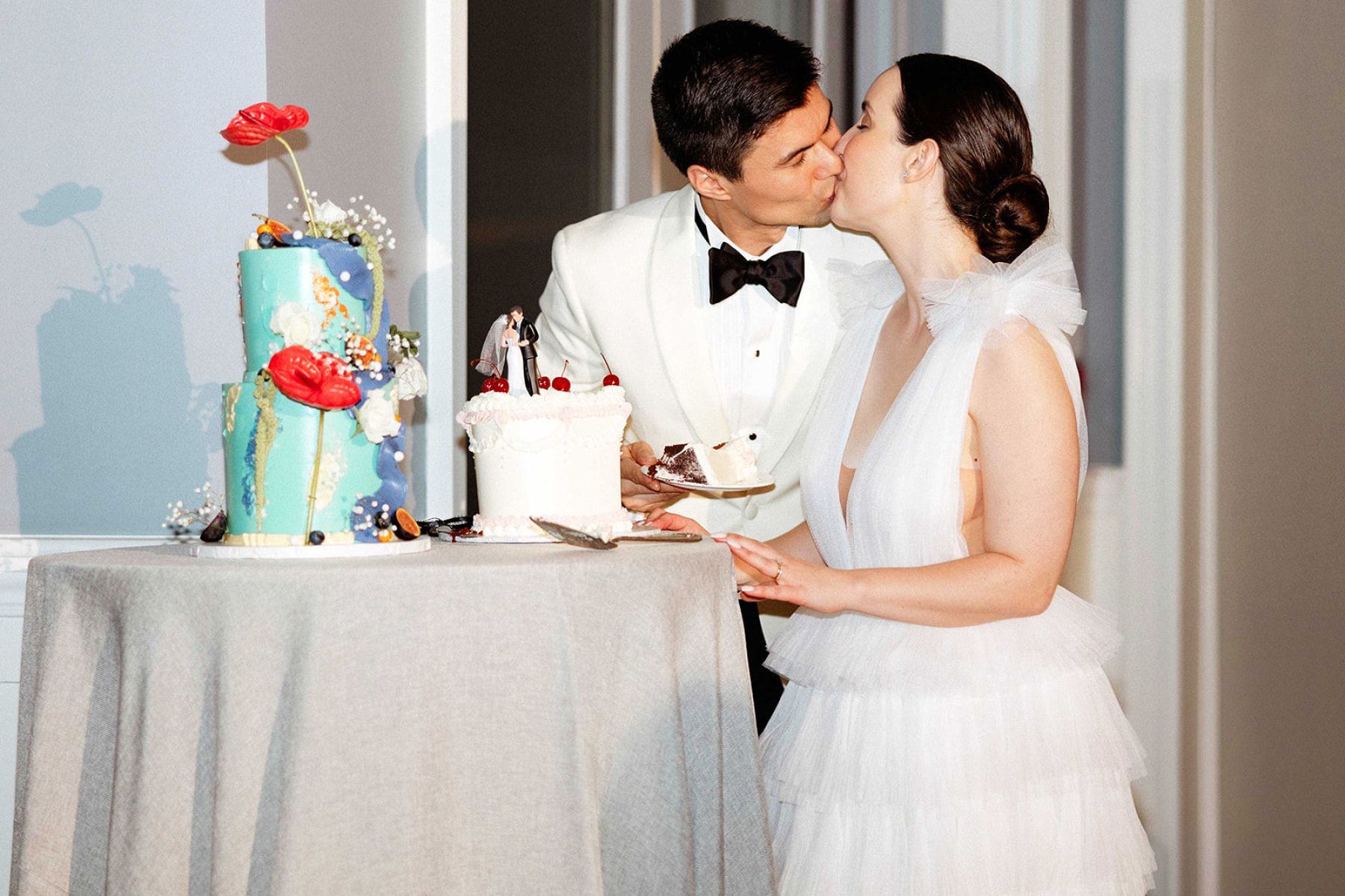 Vibrant Elegance: Marisa &amp; Jason's Fashion-Forward Wedding at The London Hunt &amp; Country Club photo