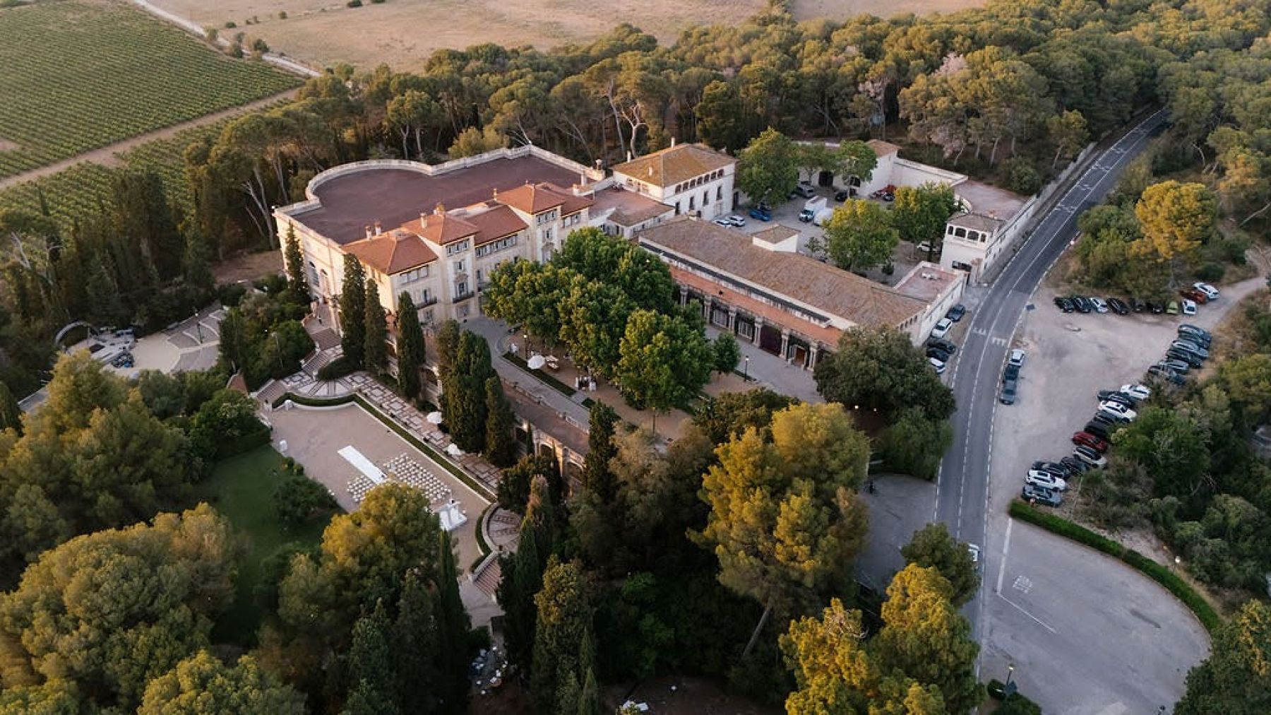 A Dreamy Spanish Celebration: Pauline &amp; Melvyn's Romantic Wedding at Finca Mas Solers photo