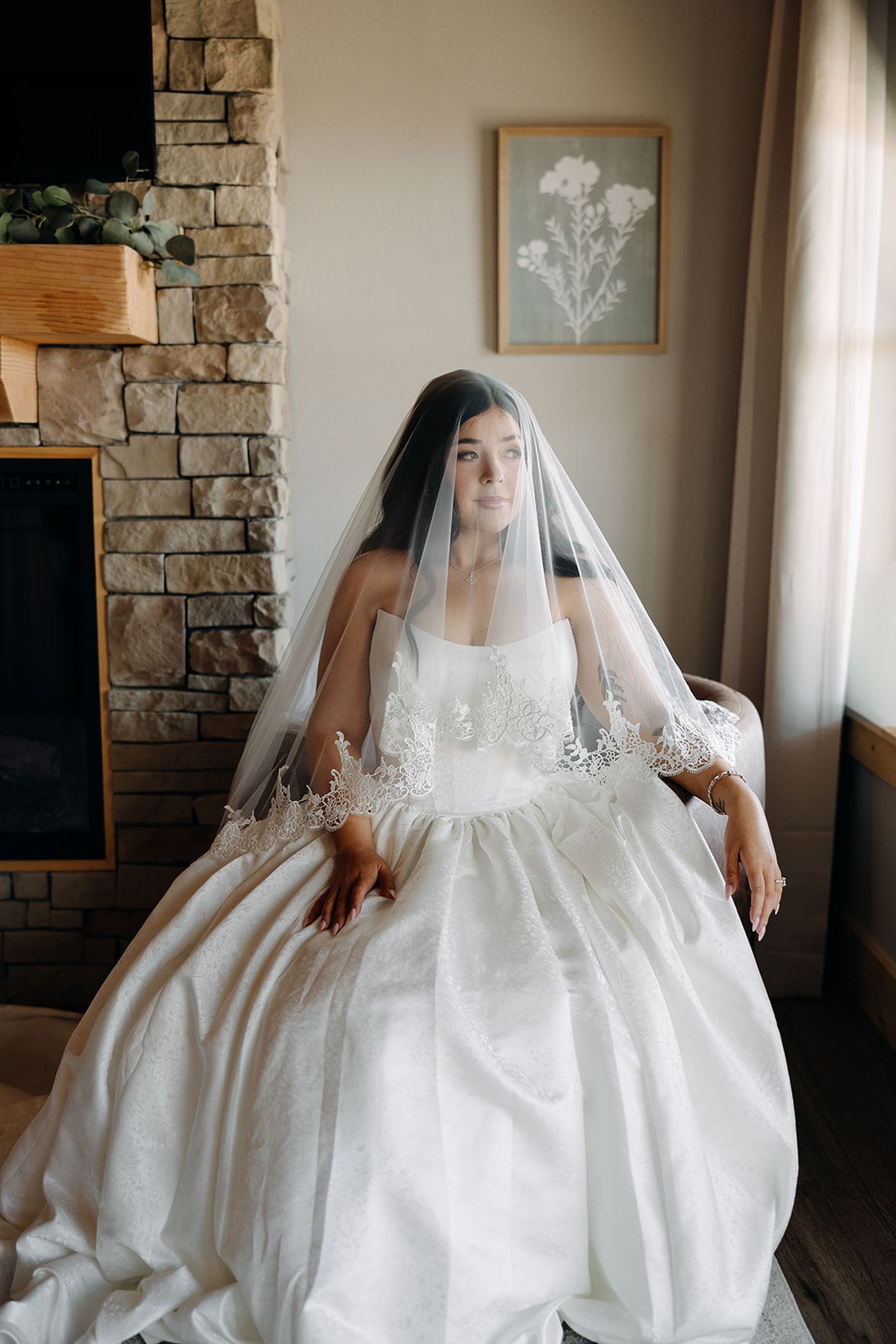 Sophia &amp; Christopher’s Pride and Prejudice-Inspired Wedding at Chateau on the Lake photo