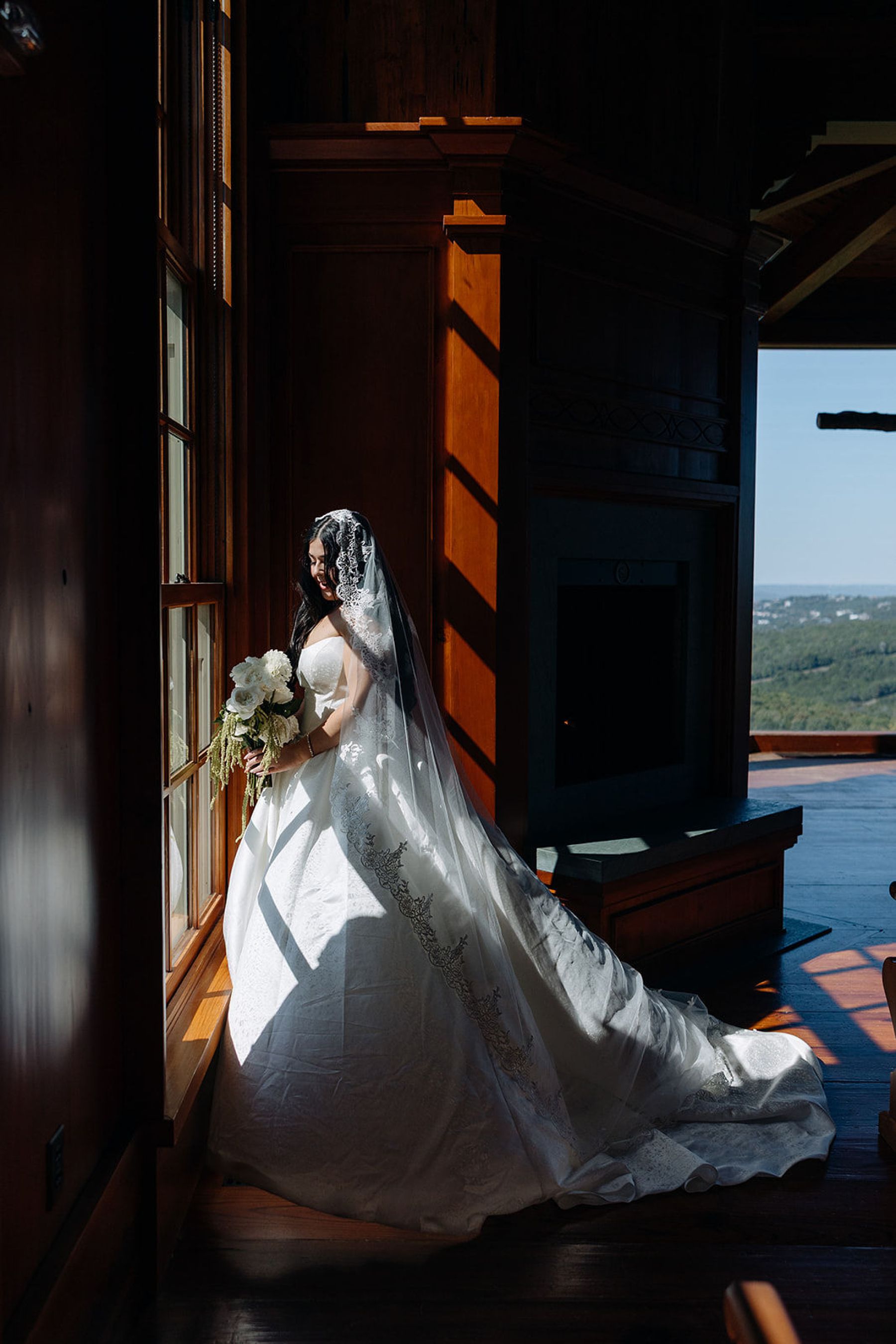Sophia &amp; Christopher’s Pride and Prejudice-Inspired Wedding at Chateau on the Lake photo