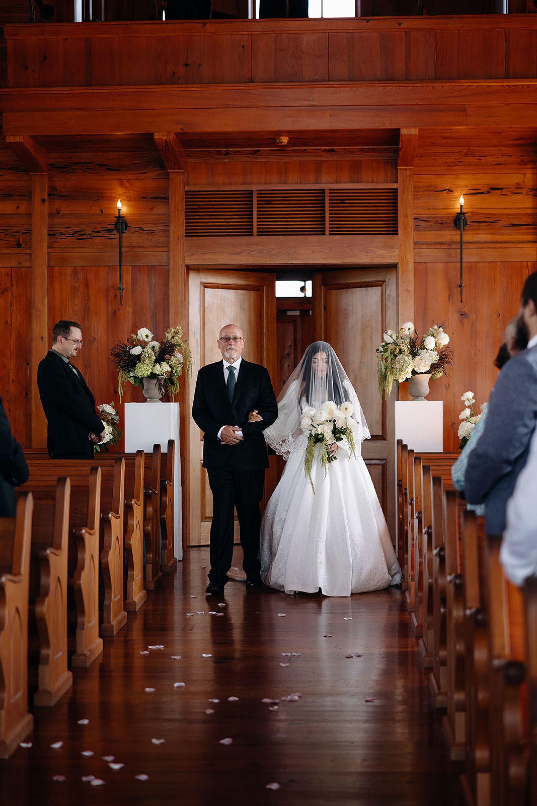 Sophia &amp; Christopher’s Pride and Prejudice-Inspired Wedding at Chateau on the Lake photo