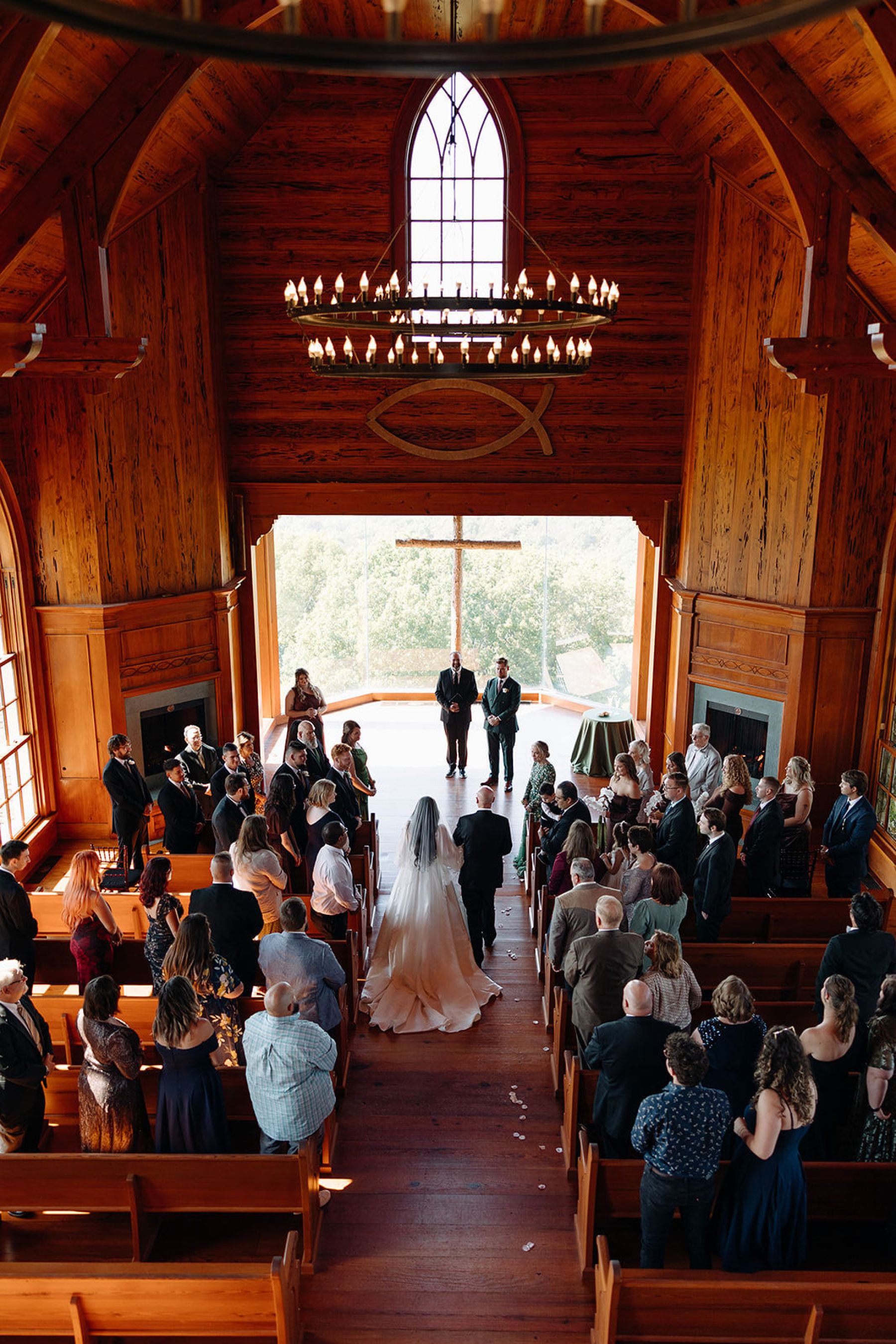 Sophia &amp; Christopher’s Pride and Prejudice-Inspired Wedding at Chateau on the Lake photo