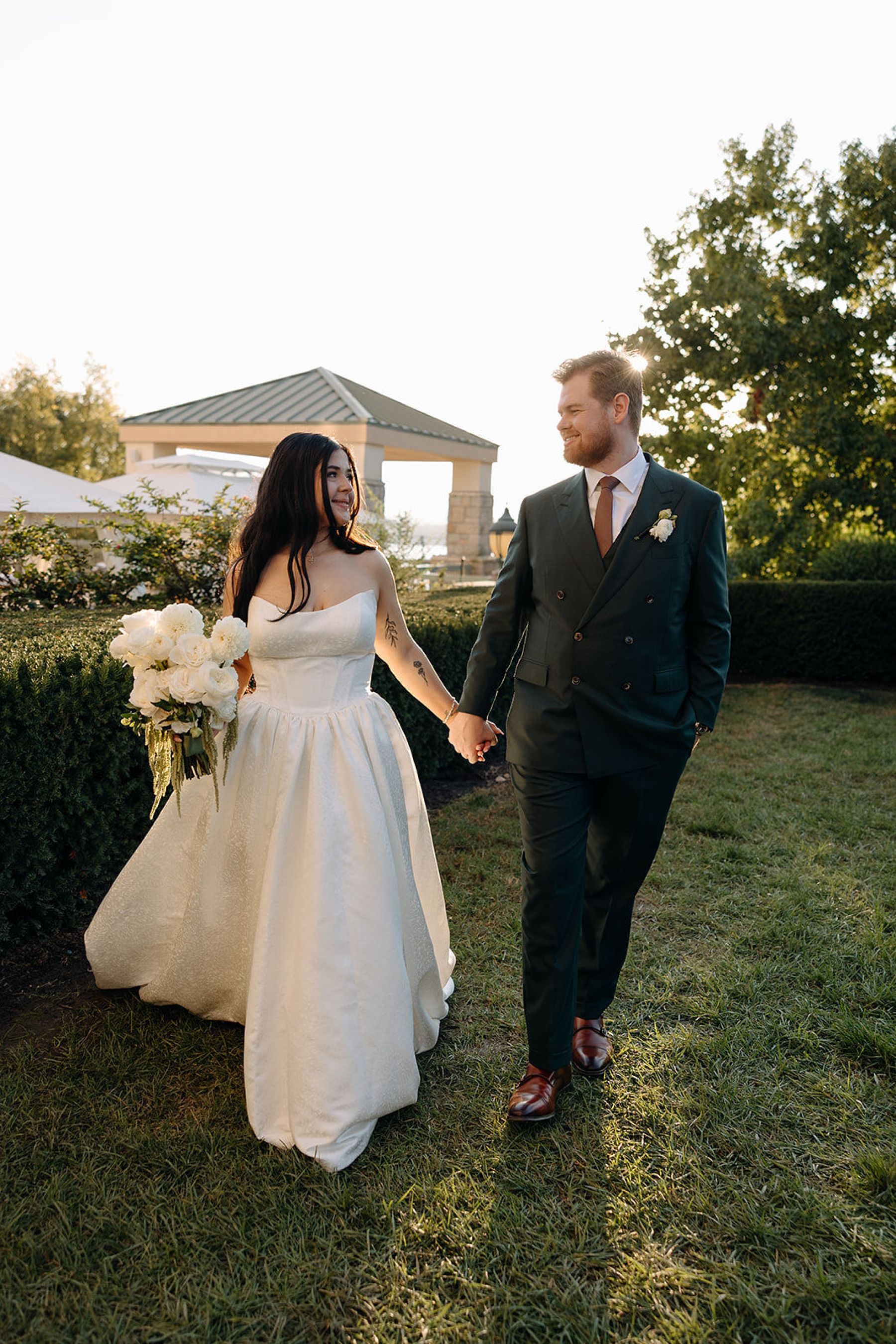 Sophia &amp; Christopher’s Pride and Prejudice-Inspired Wedding at Chateau on the Lake photo