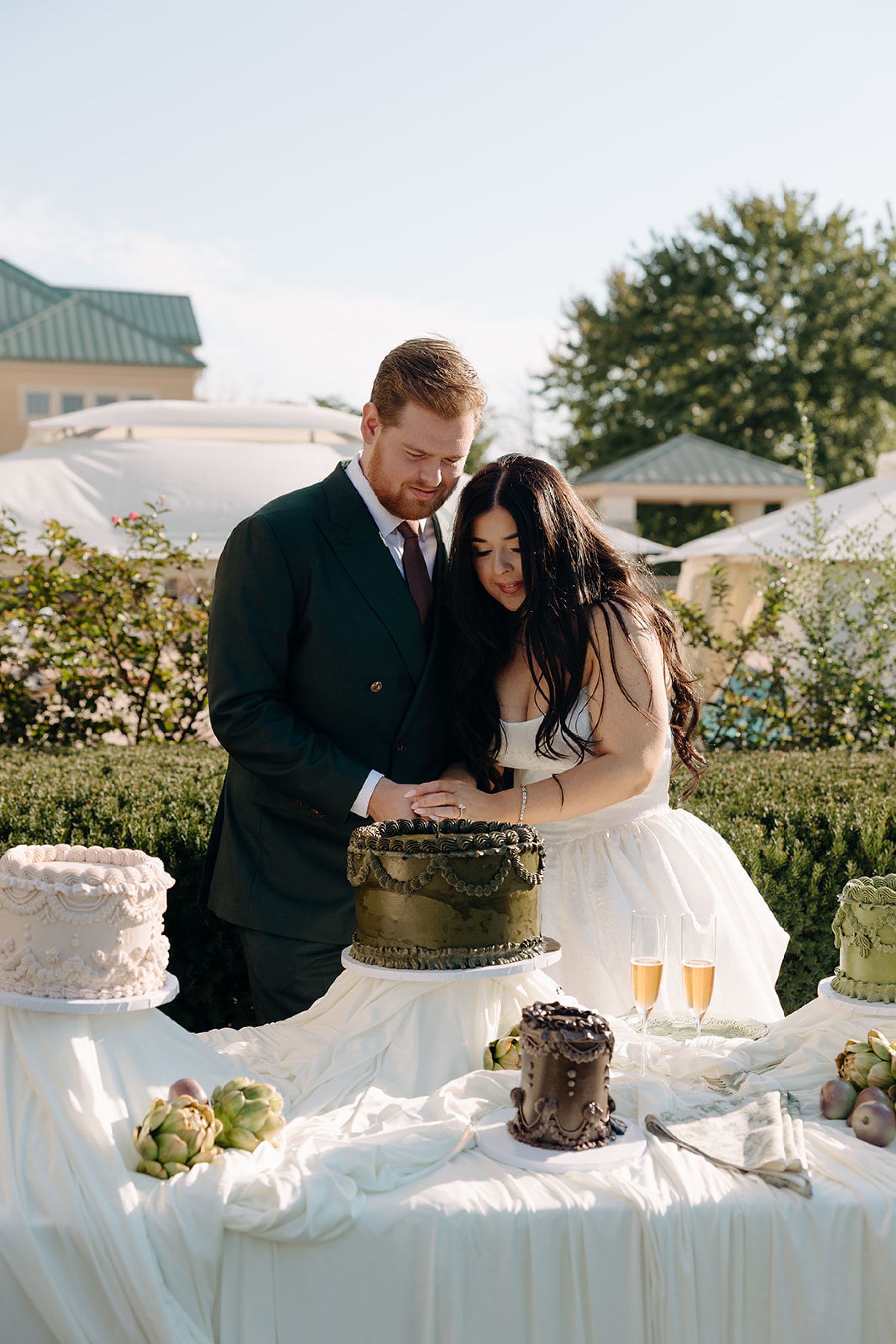 Sophia &amp; Christopher’s Pride and Prejudice-Inspired Wedding at Chateau on the Lake photo