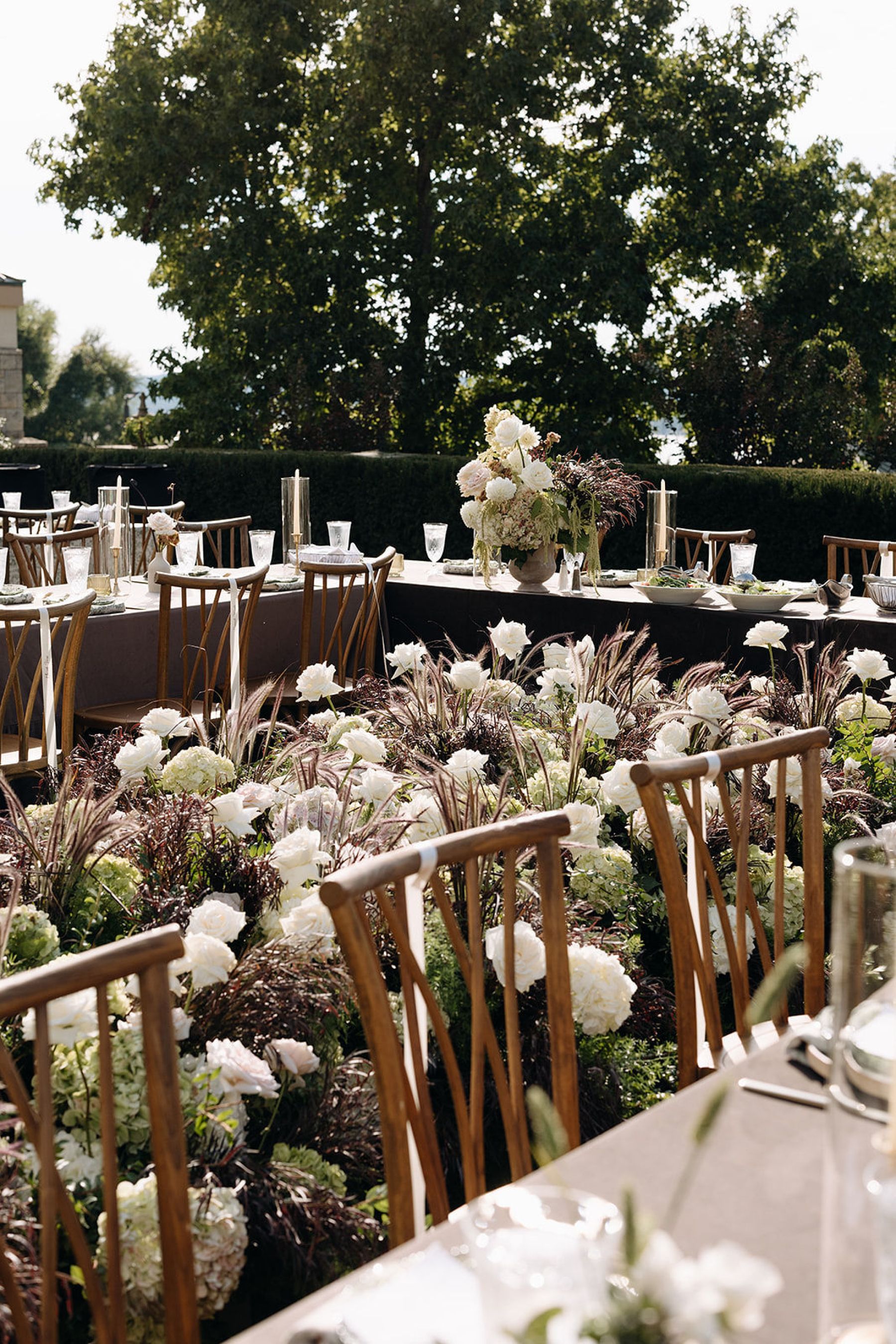 Sophia &amp; Christopher’s Pride and Prejudice-Inspired Wedding at Chateau on the Lake photo