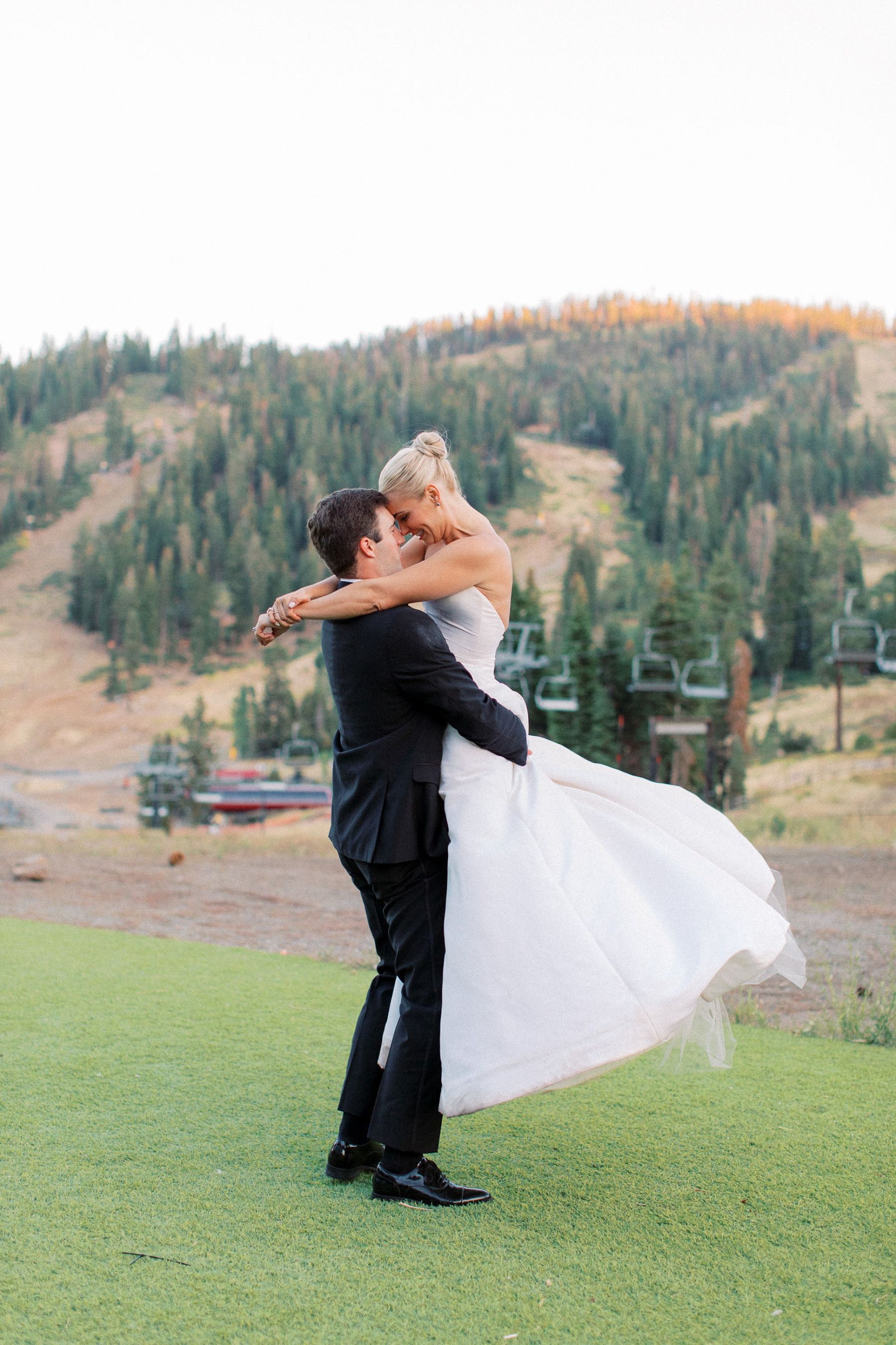 Janey &amp; Michael's Celebration: A Timeless Wedding at The Ritz-Carlton, Lake Tahoe photo