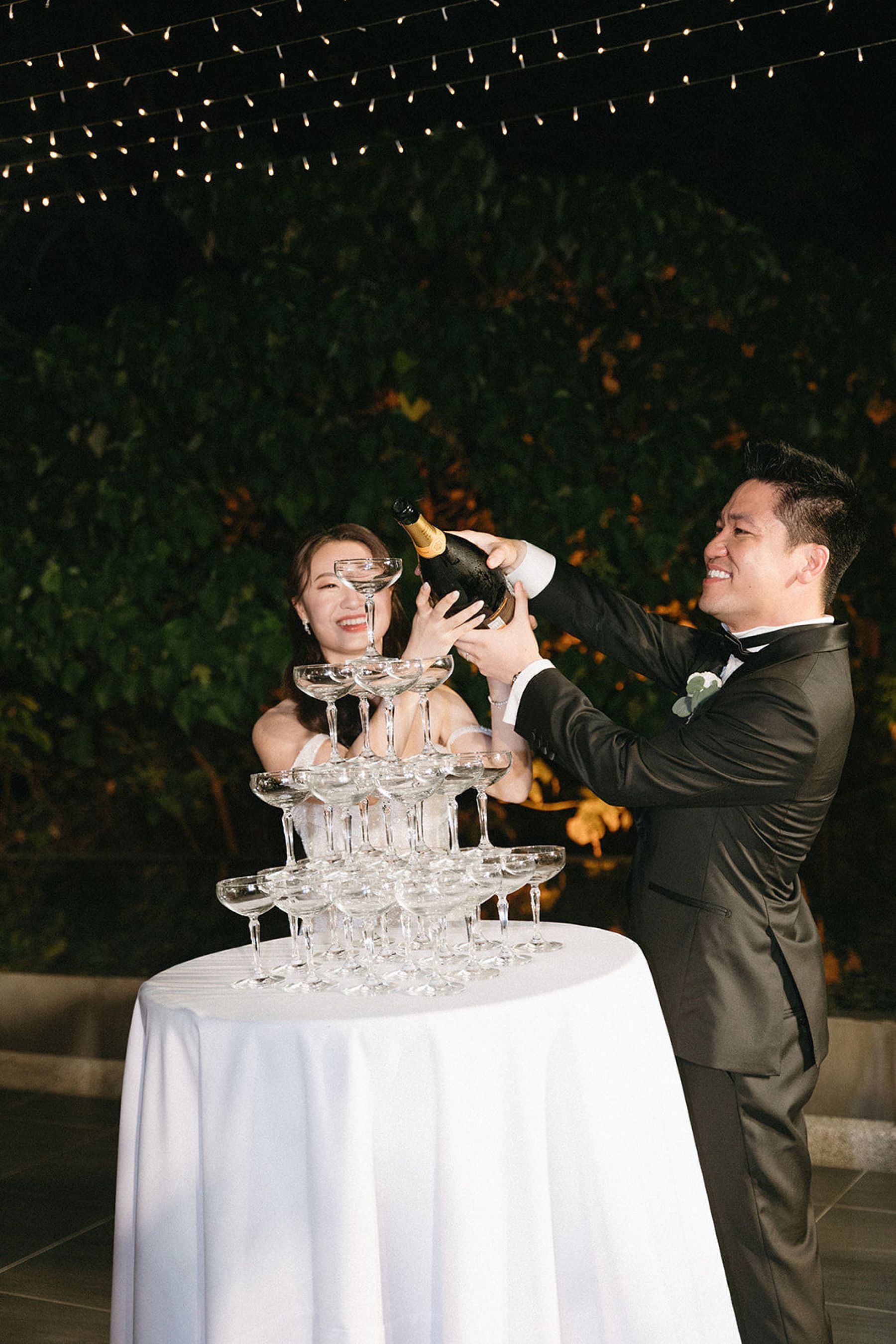 Calla Lilies &amp; Clifftop Vows: Erin &amp; Di's Romantic Wedding at Sri Panwa  photo