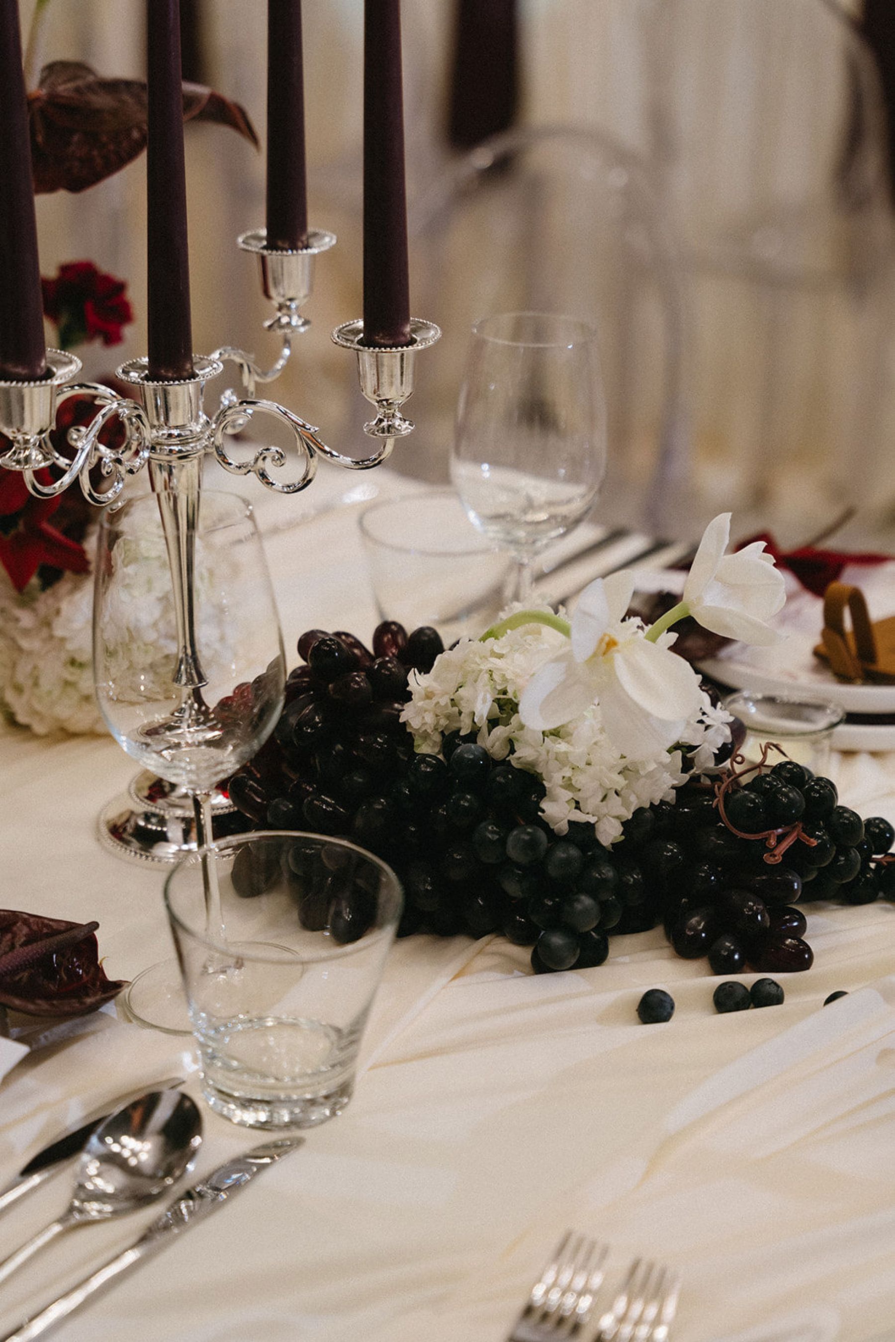 Calla Lilies &amp; Clifftop Vows: Erin &amp; Di's Romantic Wedding at Sri Panwa  photo